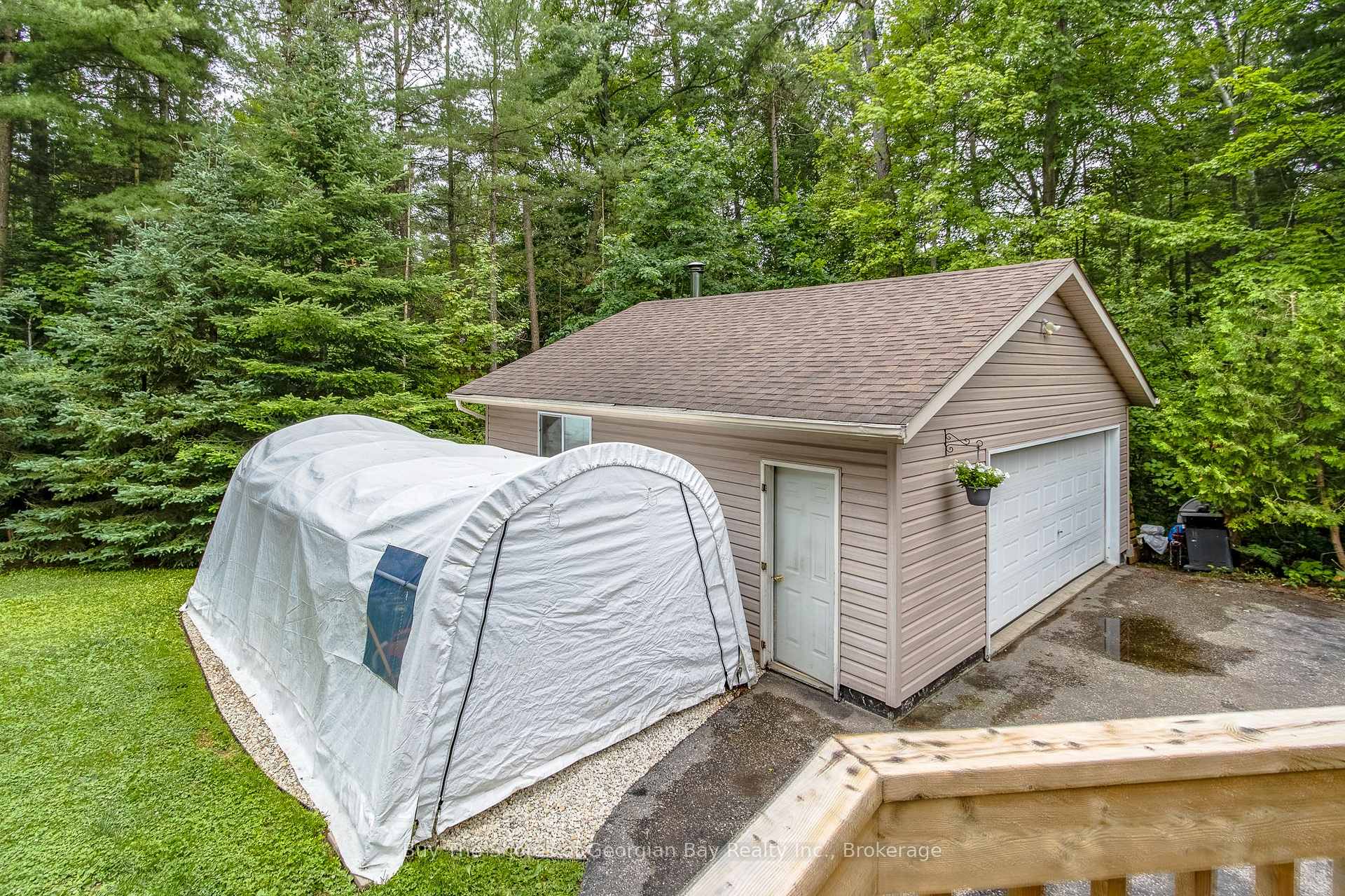 Photo 32 of 34 Pineshore Crescent E, Tiny, Rural Tiny — HOMEH