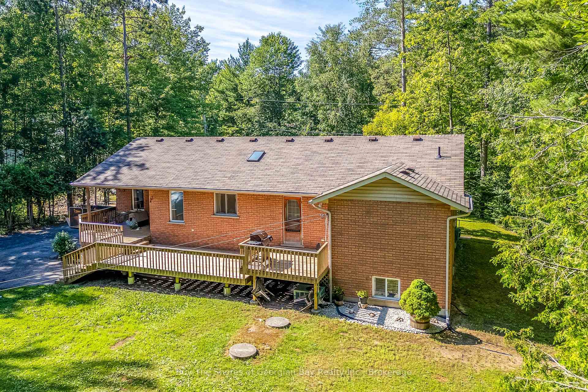 Photo 46 of 34 Pineshore Crescent E, Tiny, Rural Tiny — HOMEH