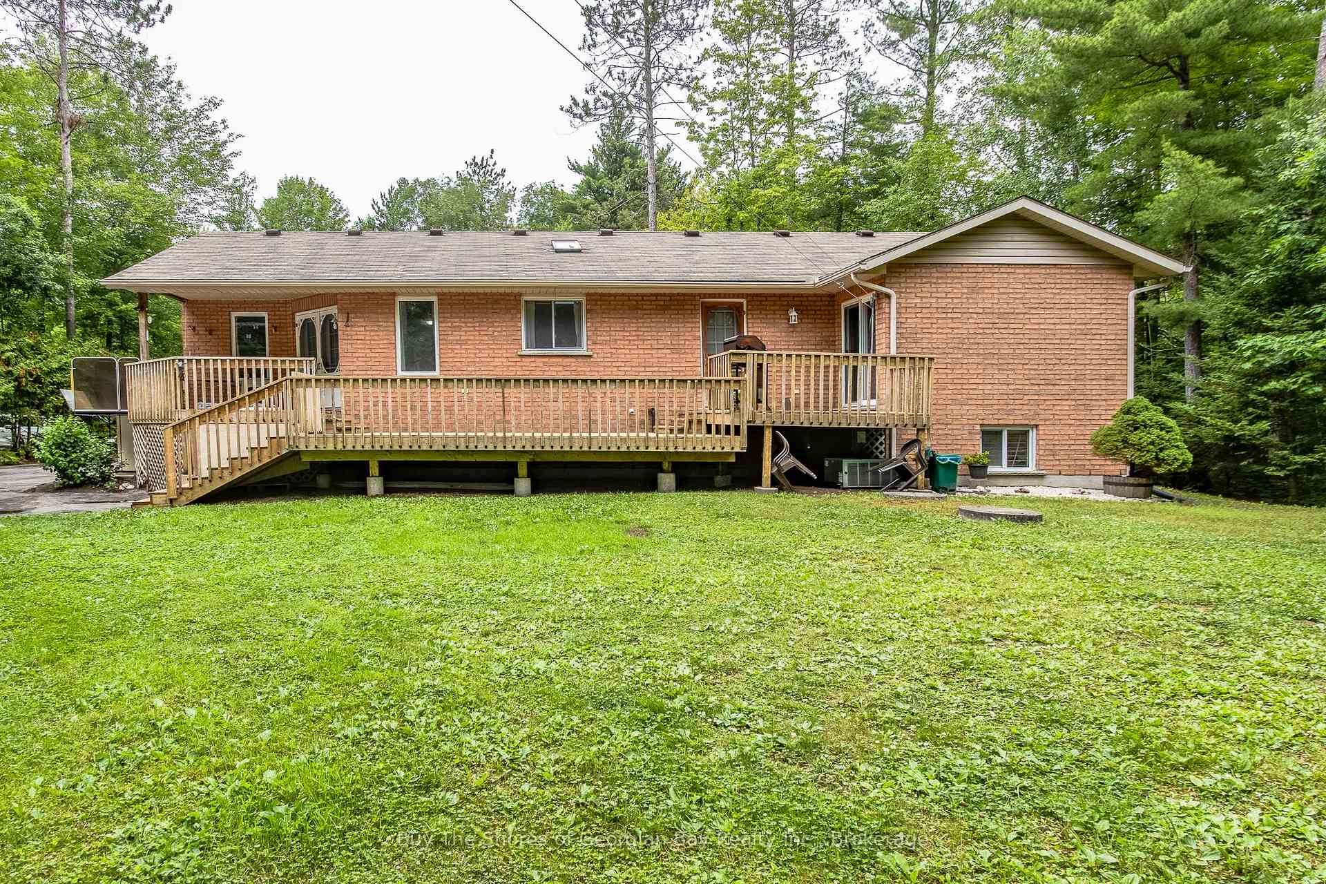 Photo 42 of 34 Pineshore Crescent E, Tiny, Rural Tiny — HOMEH