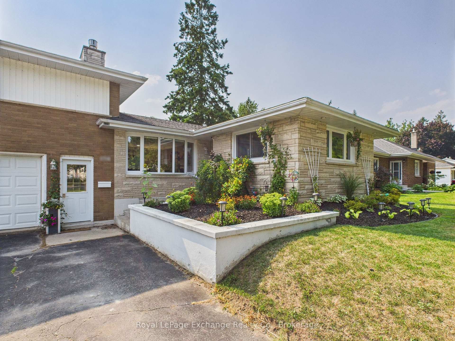 Photo 9 of 176 Diagonal Road, North Huron, Wingham — HOMEH