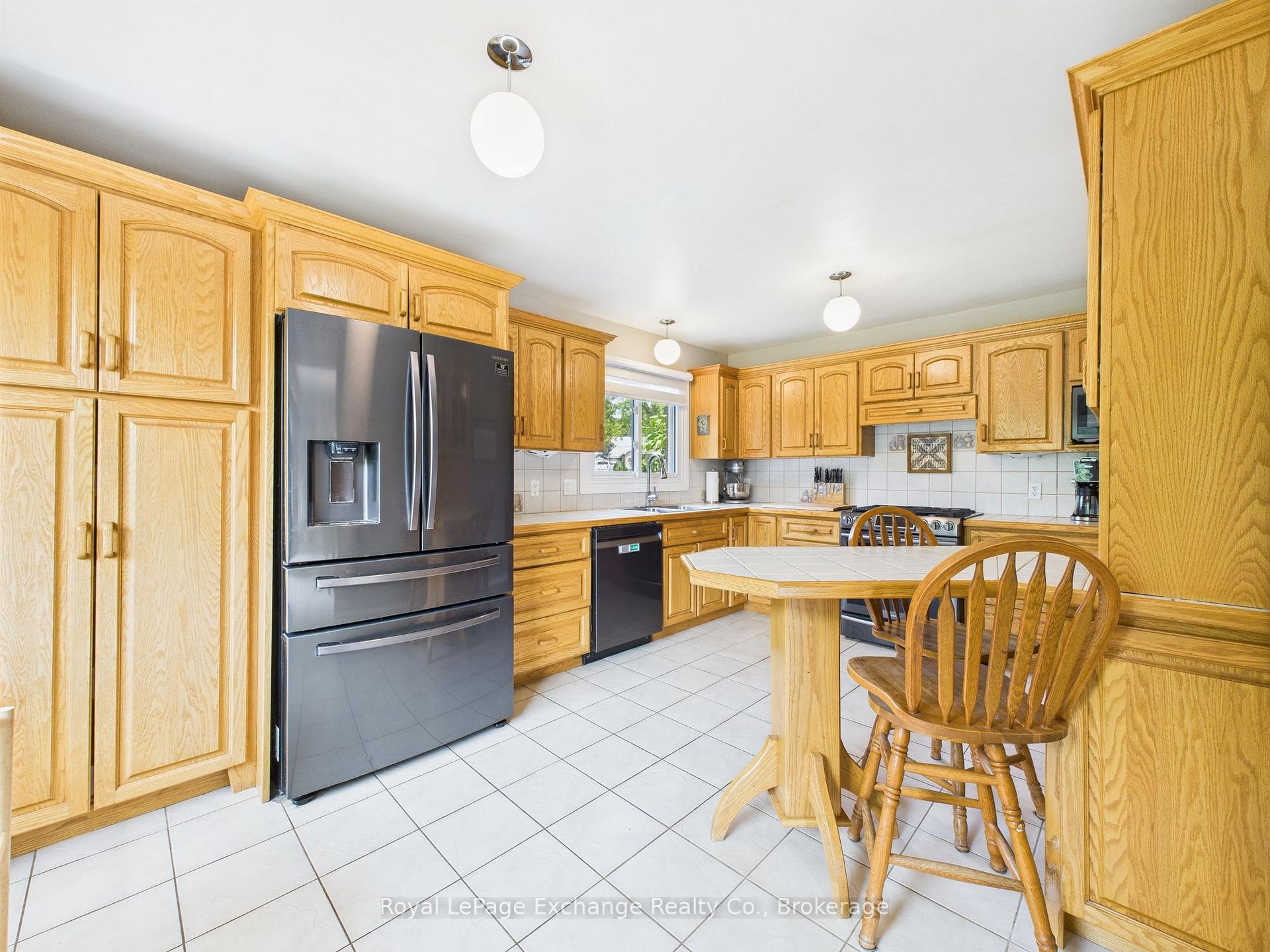 Photo 6 of 176 Diagonal Road, North Huron, Wingham — HOMEH