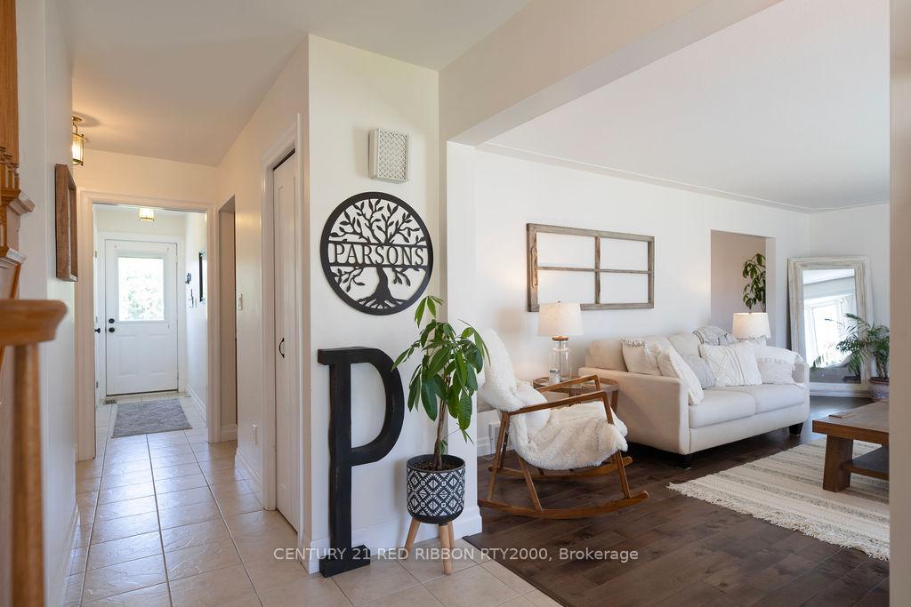 Photo 5 of 218 Riverview Drive, Strathroy-Caradoc, NE — HOMEH