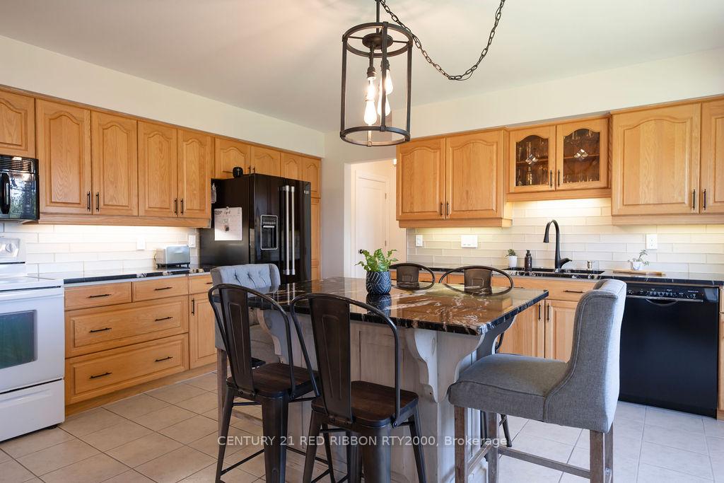 Photo 36 of 218 Riverview Drive, Strathroy-Caradoc, NE — HOMEH