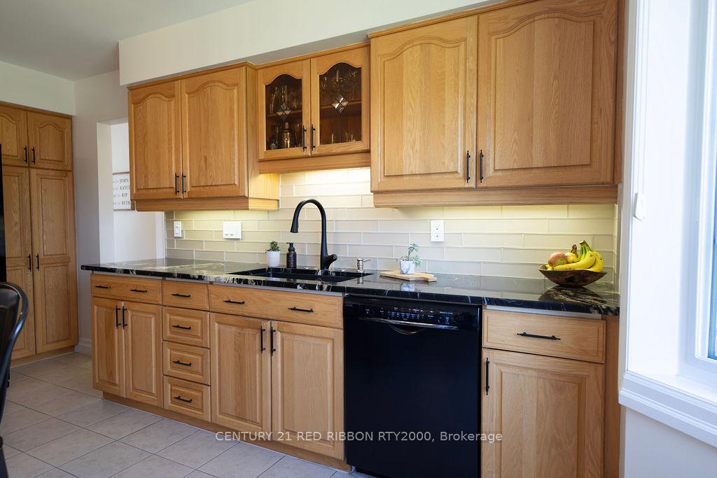 Photo 6 of 218 Riverview Drive, Strathroy-Caradoc, NE — HOMEH