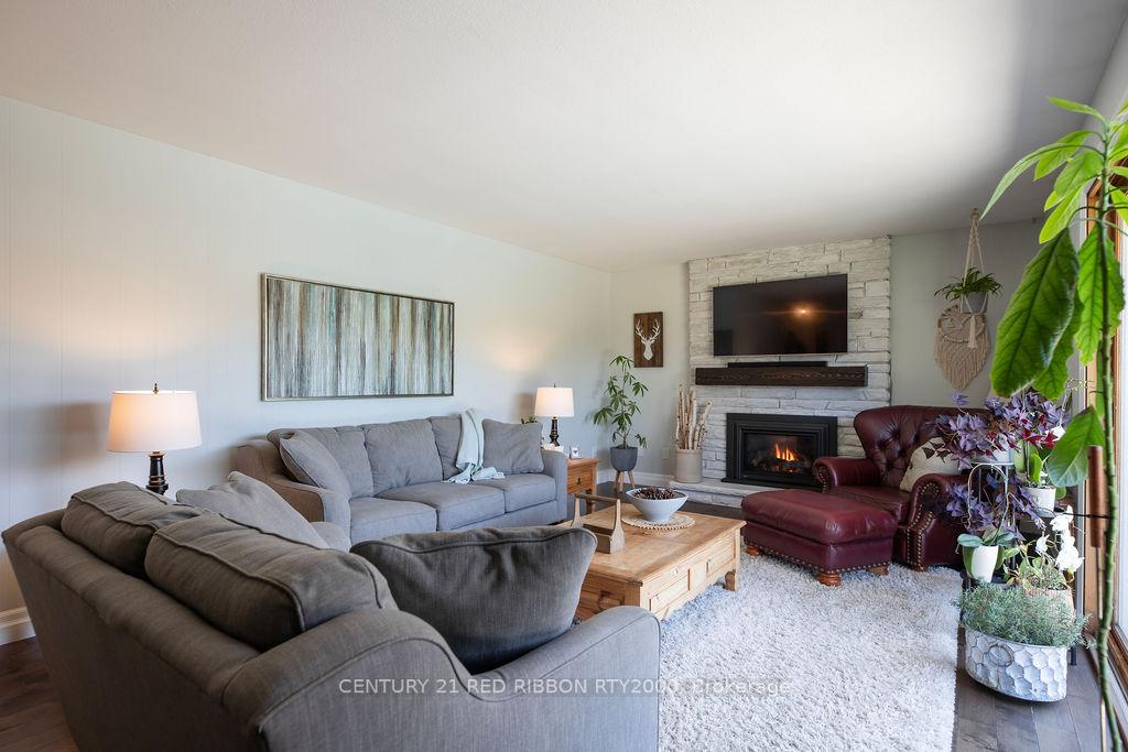Photo 14 of 218 Riverview Drive, Strathroy-Caradoc, NE — HOMEH