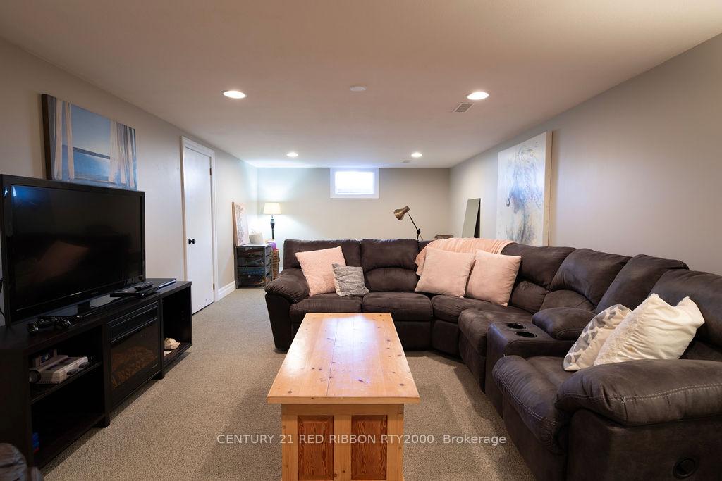 Photo 24 of 218 Riverview Drive, Strathroy-Caradoc, NE — HOMEH