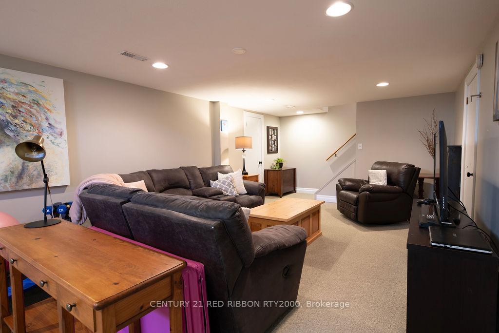 Photo 23 of 218 Riverview Drive, Strathroy-Caradoc, NE — HOMEH