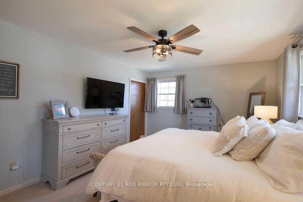 Photo 8 of 218 Riverview Drive, Strathroy-Caradoc, NE — HOMEH