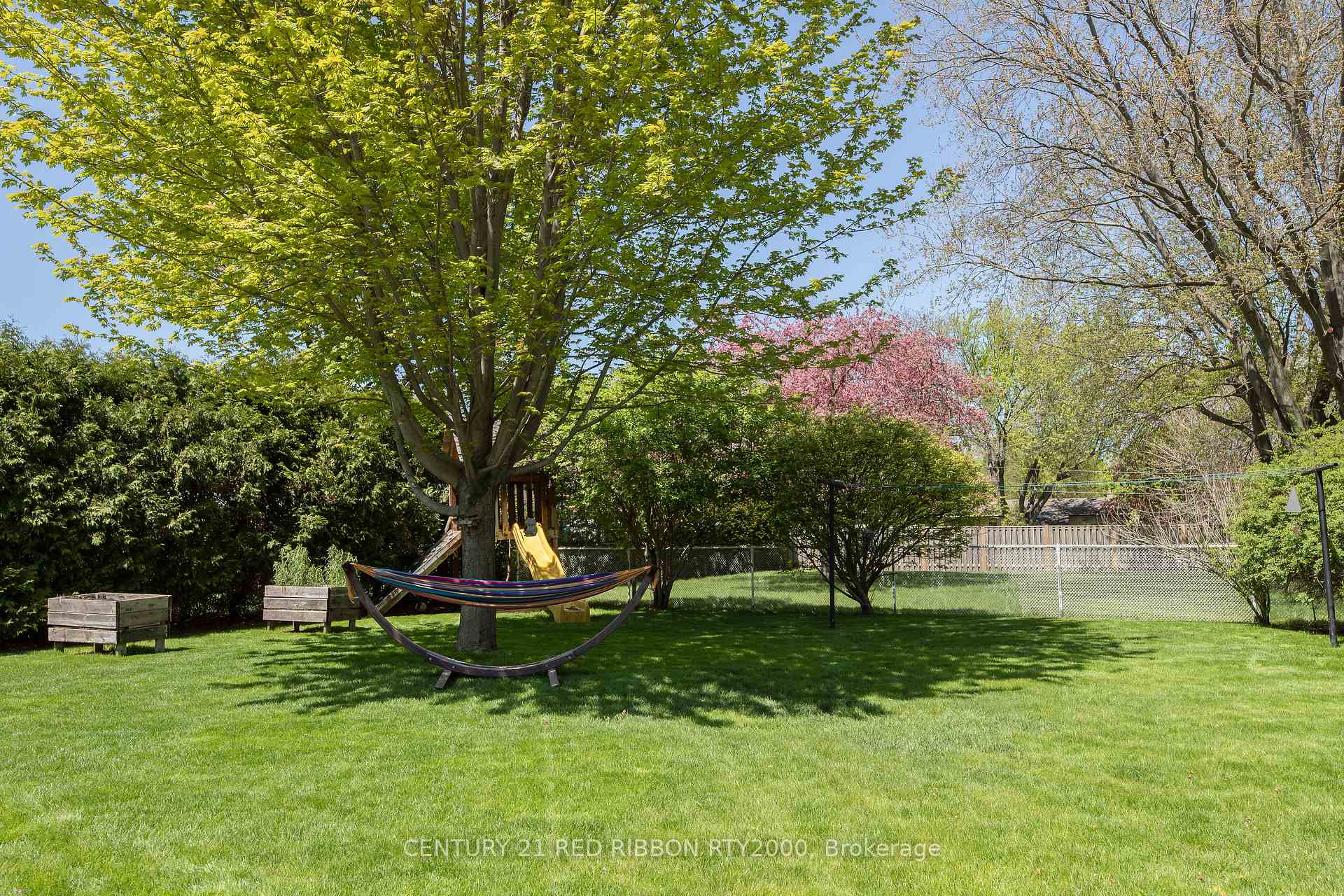 Photo 45 of 218 Riverview Drive, Strathroy-Caradoc, NE — HOMEH