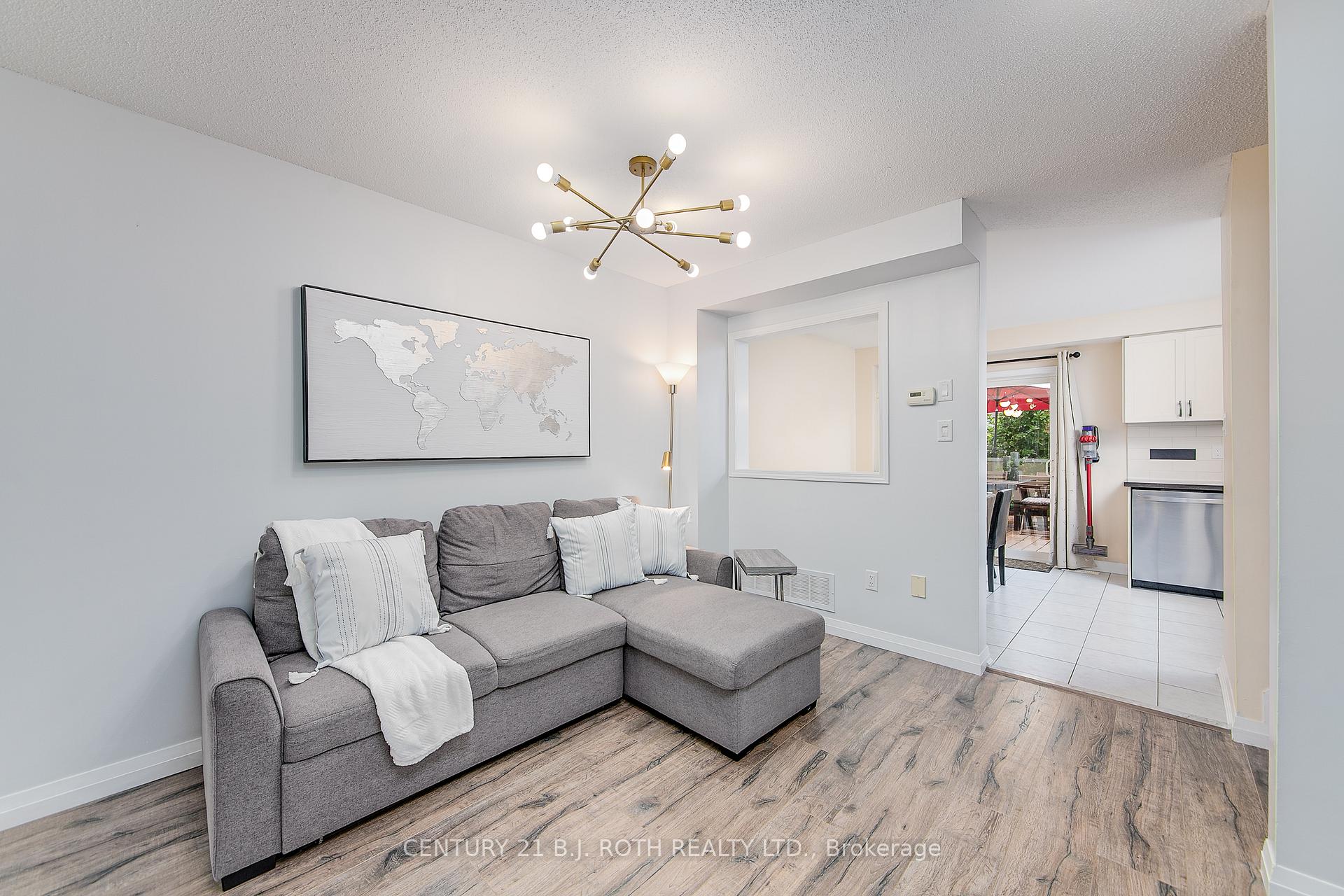 Photo 5 of 93 Hawthorne Crescent, Barrie, Ardagh — HOMEH