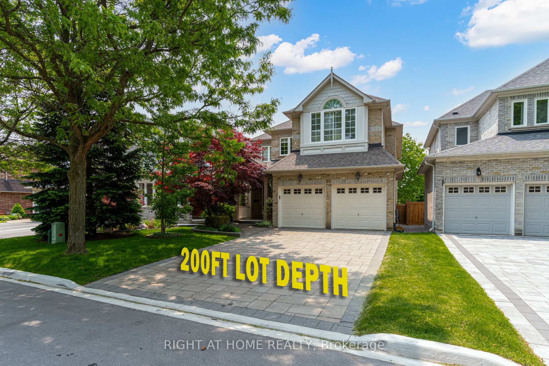 Photo 2 of 26 Greencroft Crescent, Markham, Unionville — HOMEH
