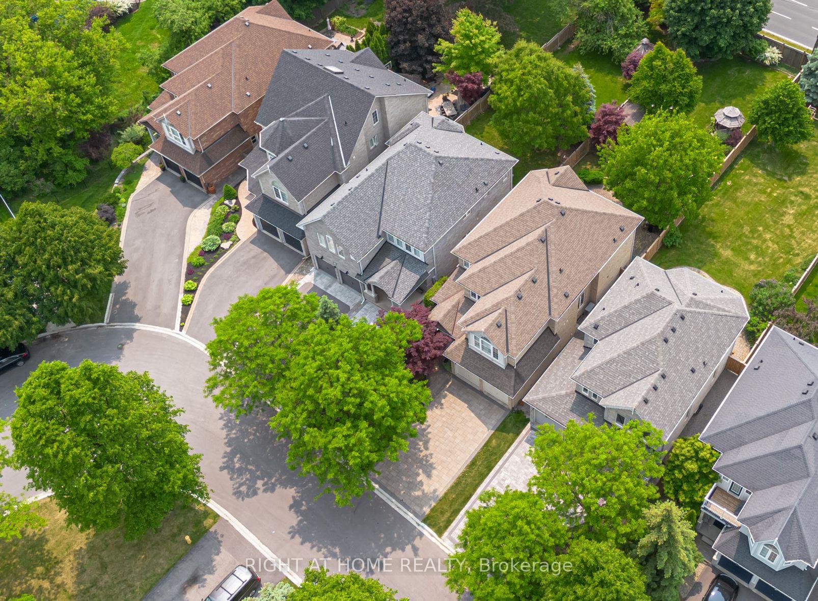Photo 4 of 26 Greencroft Crescent, Markham, Unionville — HOMEH