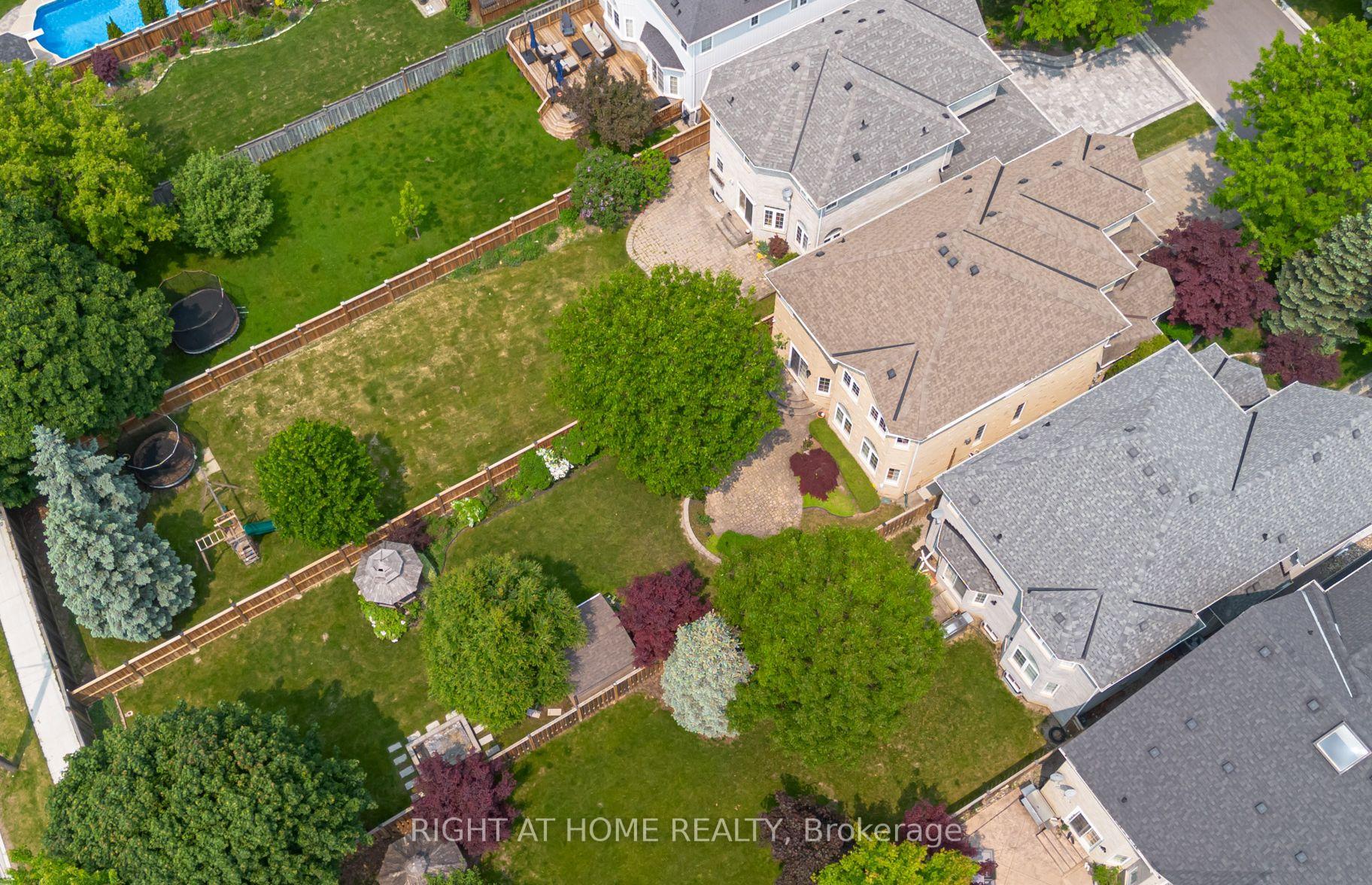 Photo 9 of 26 Greencroft Crescent, Markham, Unionville — HOMEH