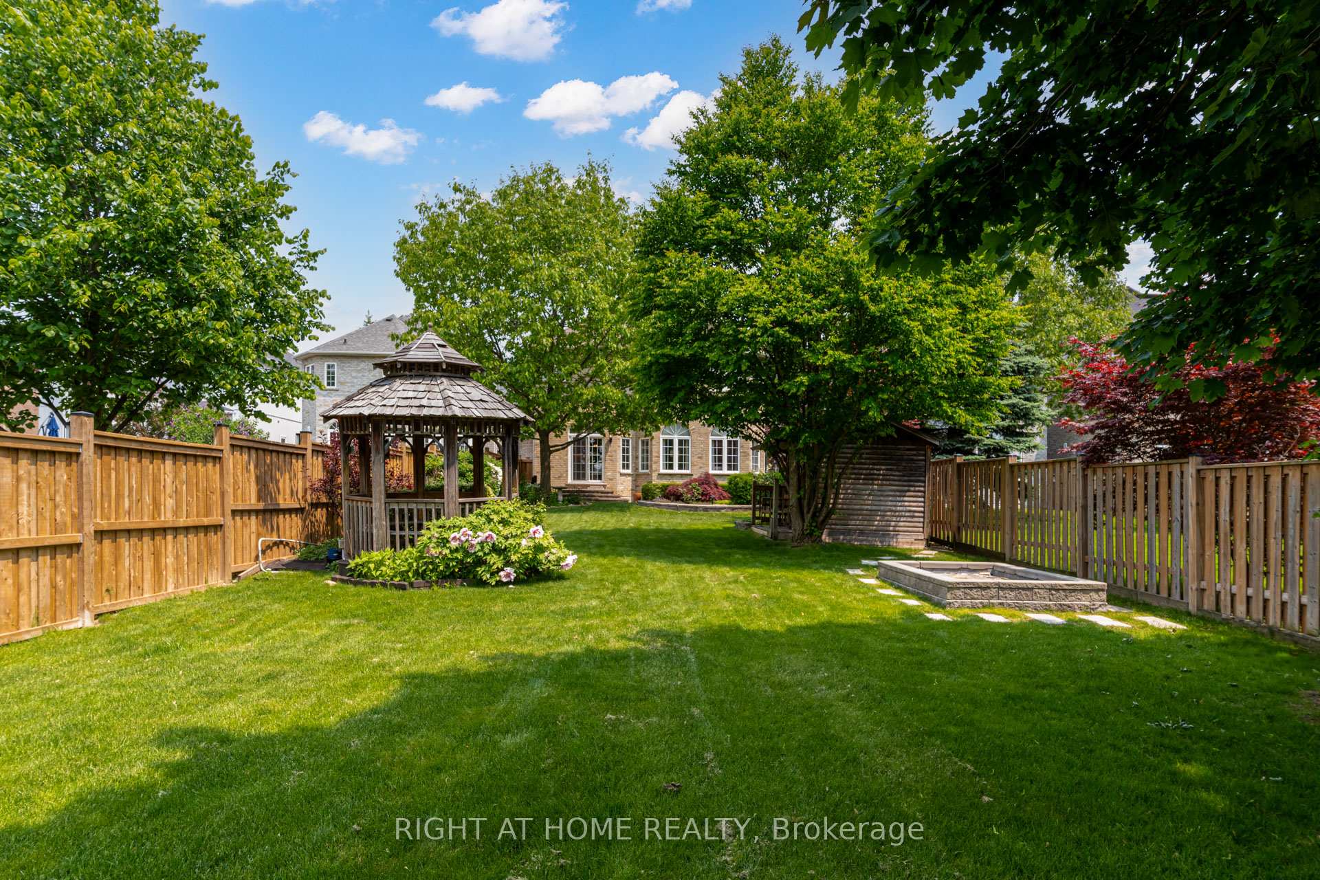 Photo 8 of 26 Greencroft Crescent, Markham, Unionville — HOMEH