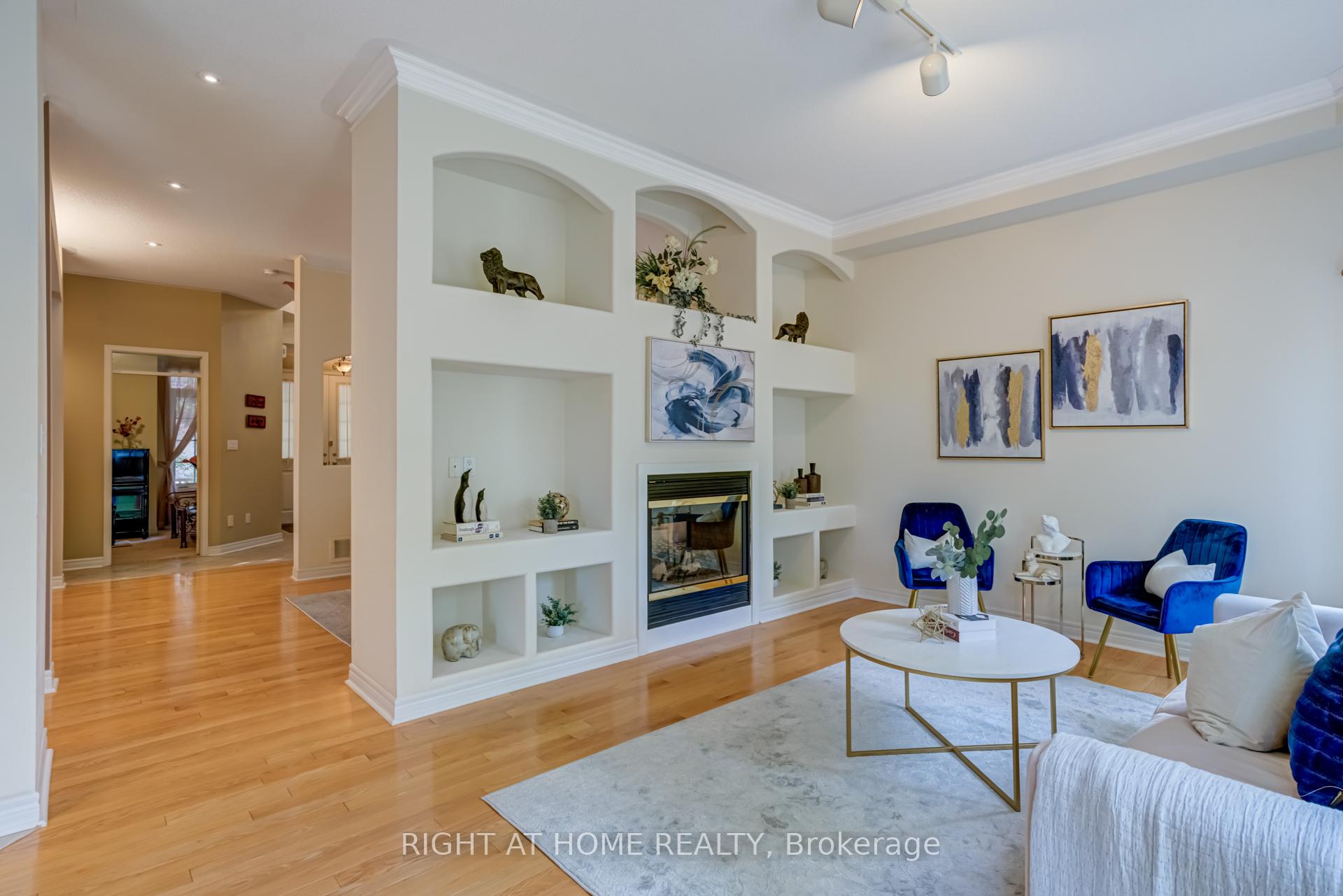 Photo 12 of 26 Greencroft Crescent, Markham, Unionville — HOMEH