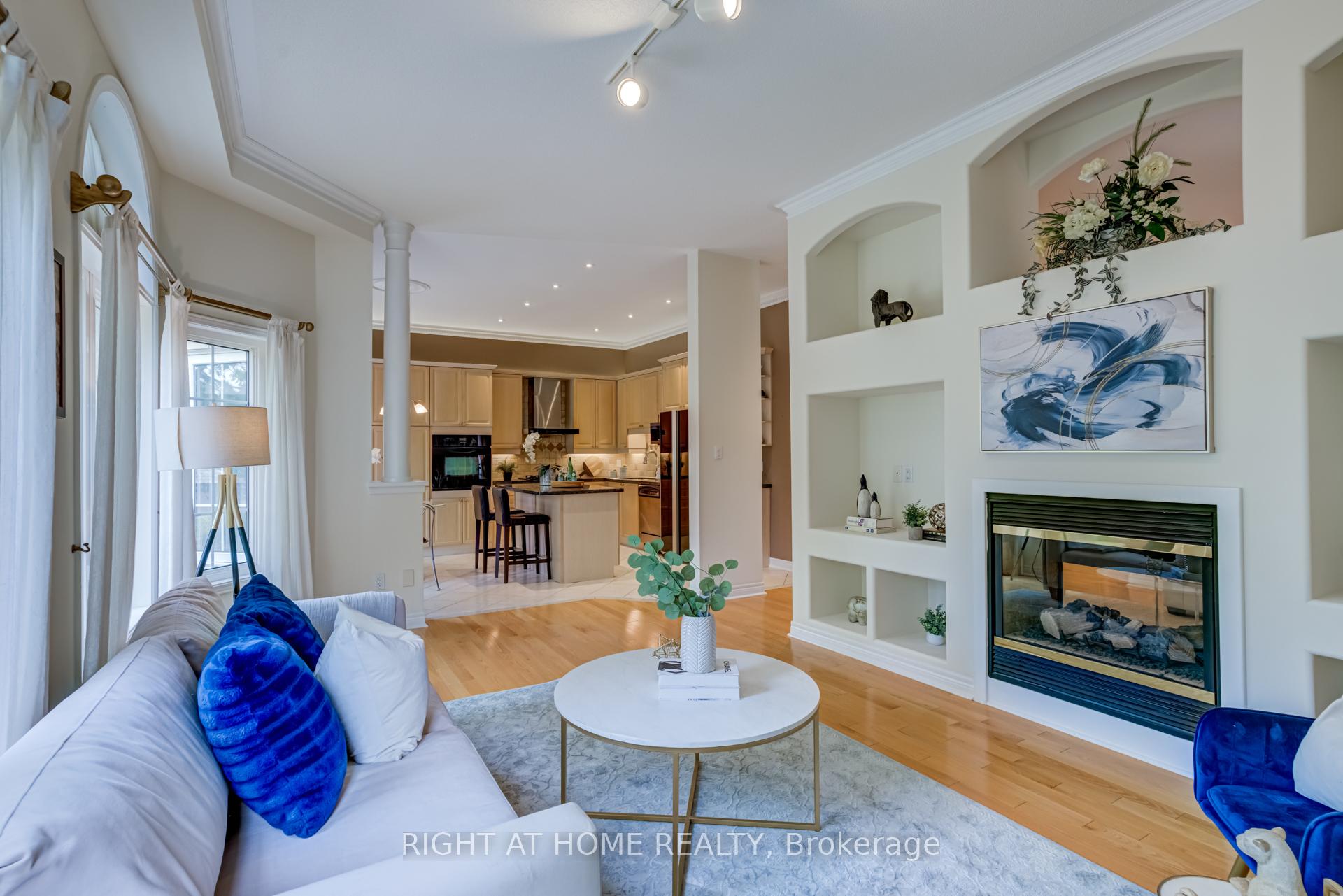 Photo 13 of 26 Greencroft Crescent, Markham, Unionville — HOMEH