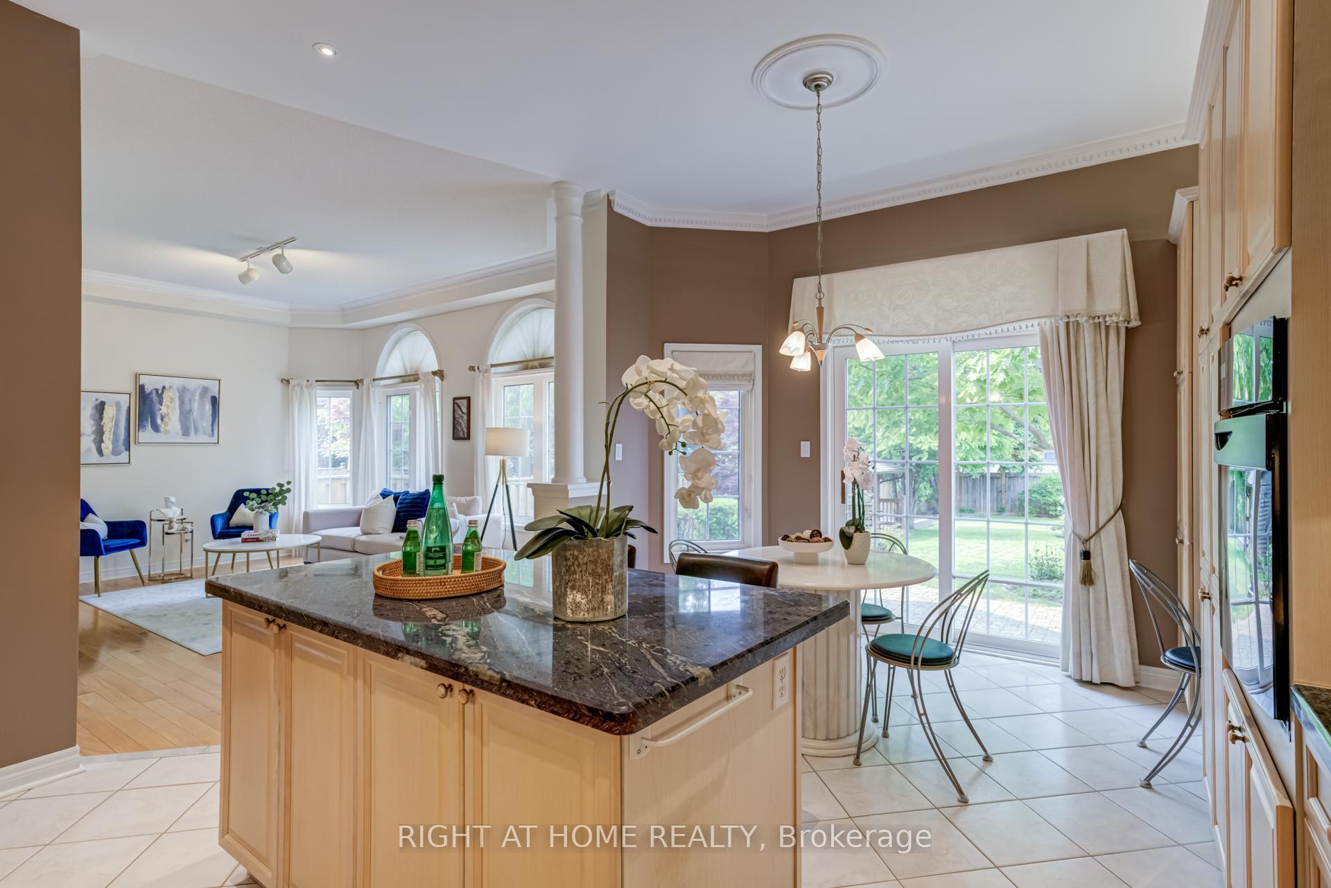 Photo 14 of 26 Greencroft Crescent, Markham, Unionville — HOMEH