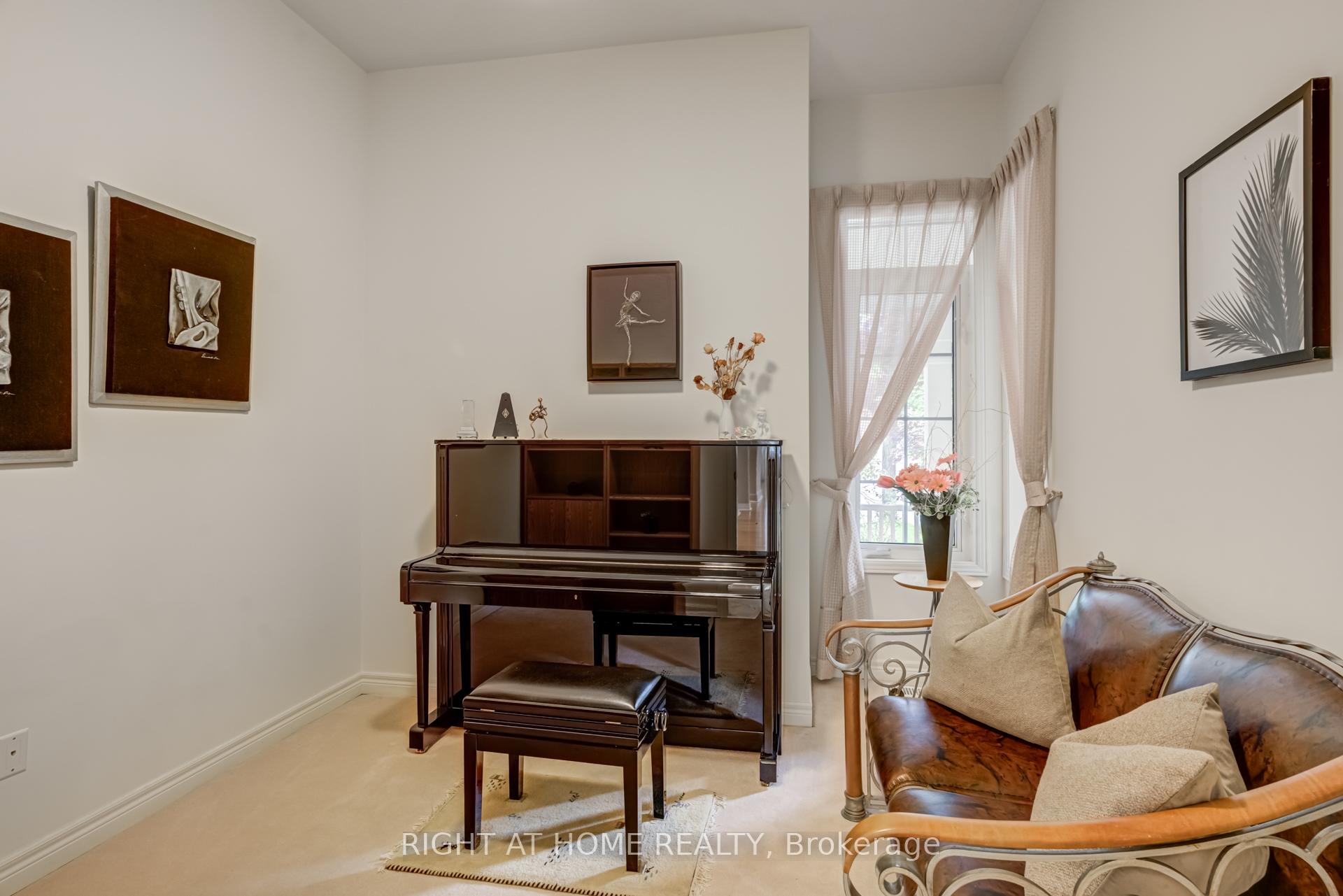 Photo 17 of 26 Greencroft Crescent, Markham, Unionville — HOMEH