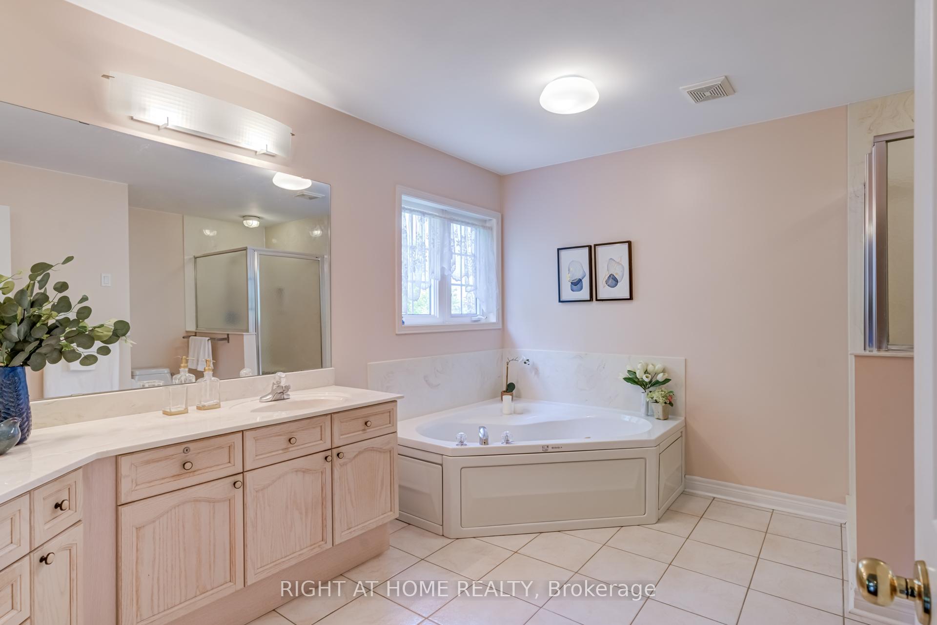 Photo 26 of 26 Greencroft Crescent, Markham, Unionville — HOMEH