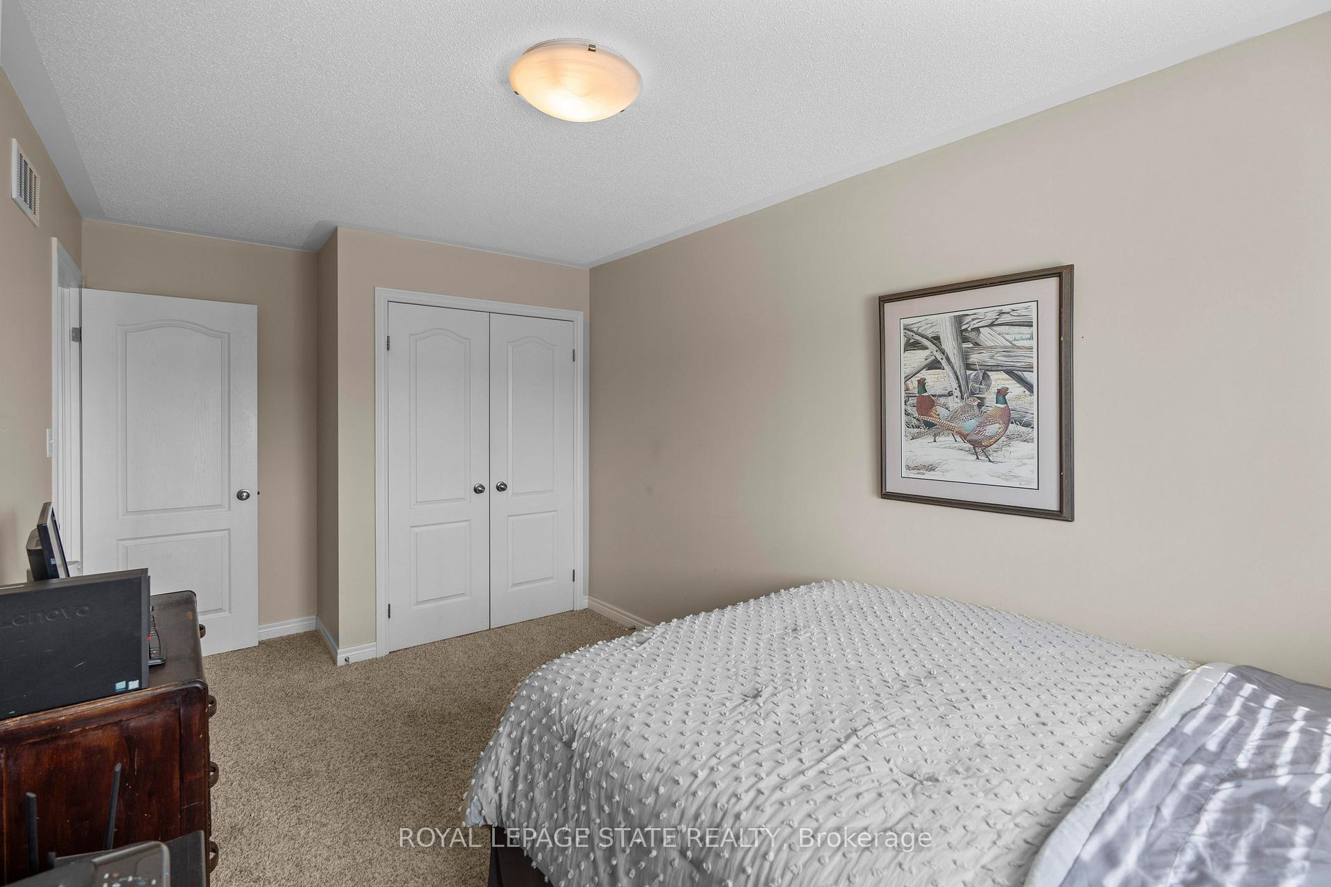 Photo 19 of 27 Marina Point Crescent, Hamilton, Stoney Creek — HOMEH