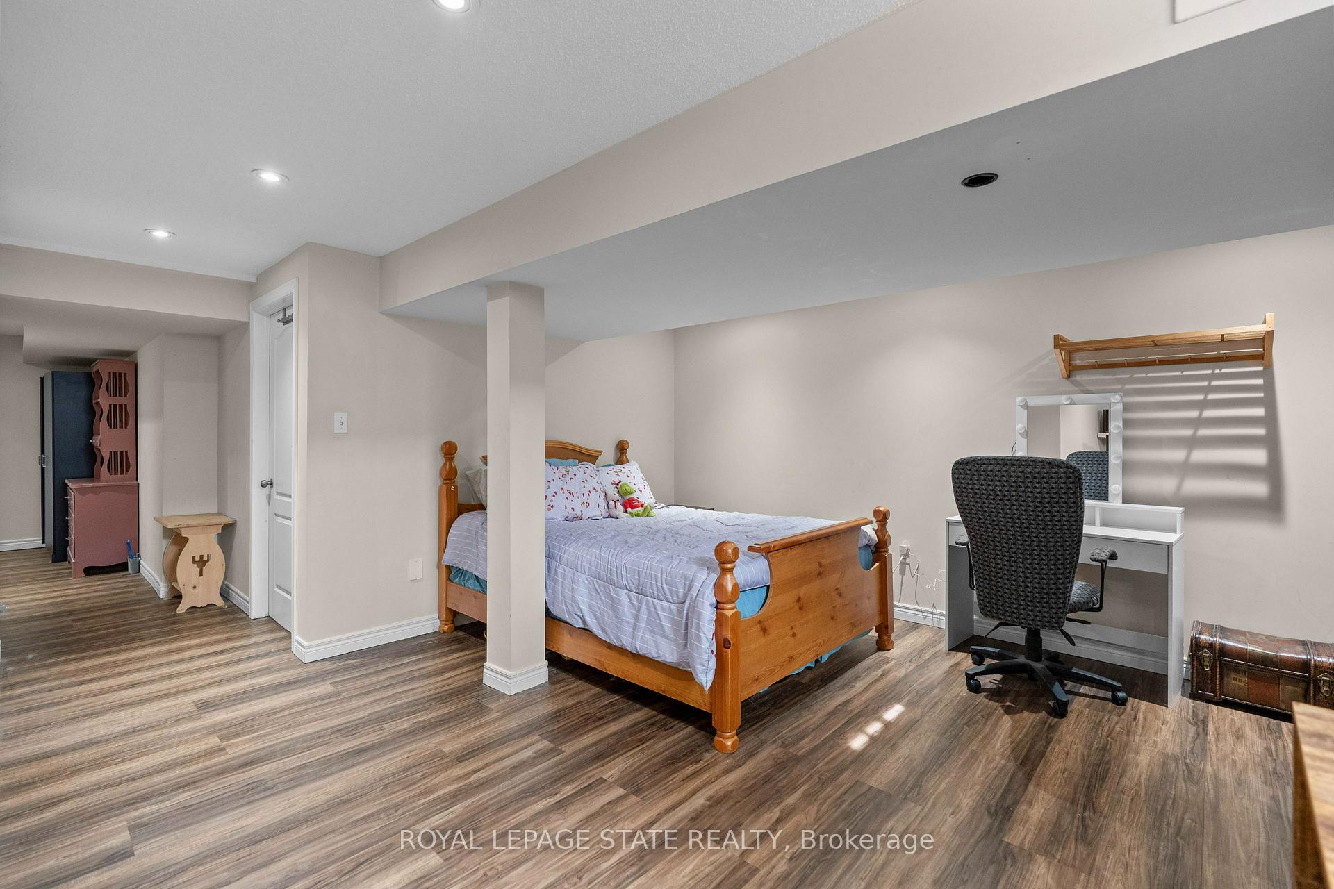 Photo 23 of 27 Marina Point Crescent, Hamilton, Stoney Creek — HOMEH