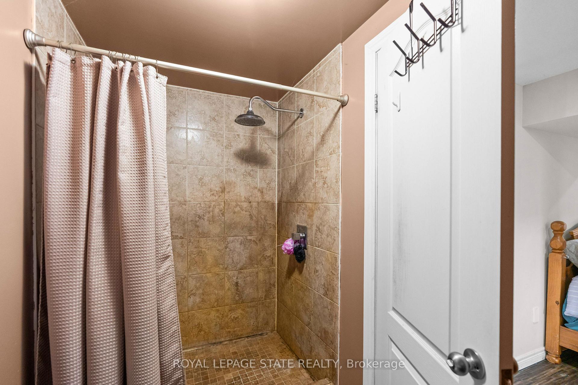 Photo 29 of 27 Marina Point Crescent, Hamilton, Stoney Creek — HOMEH