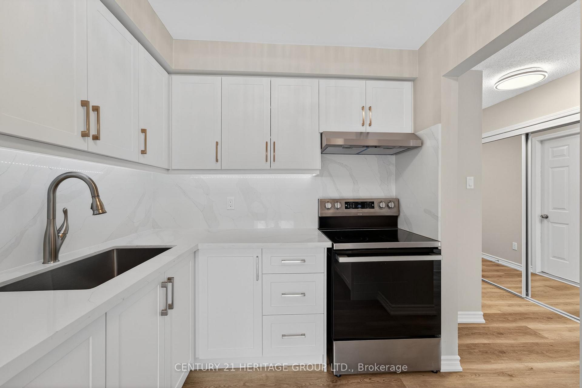 Photo 7 of 90 Burns Circle, Barrie, Letitia Heights — HOMEH