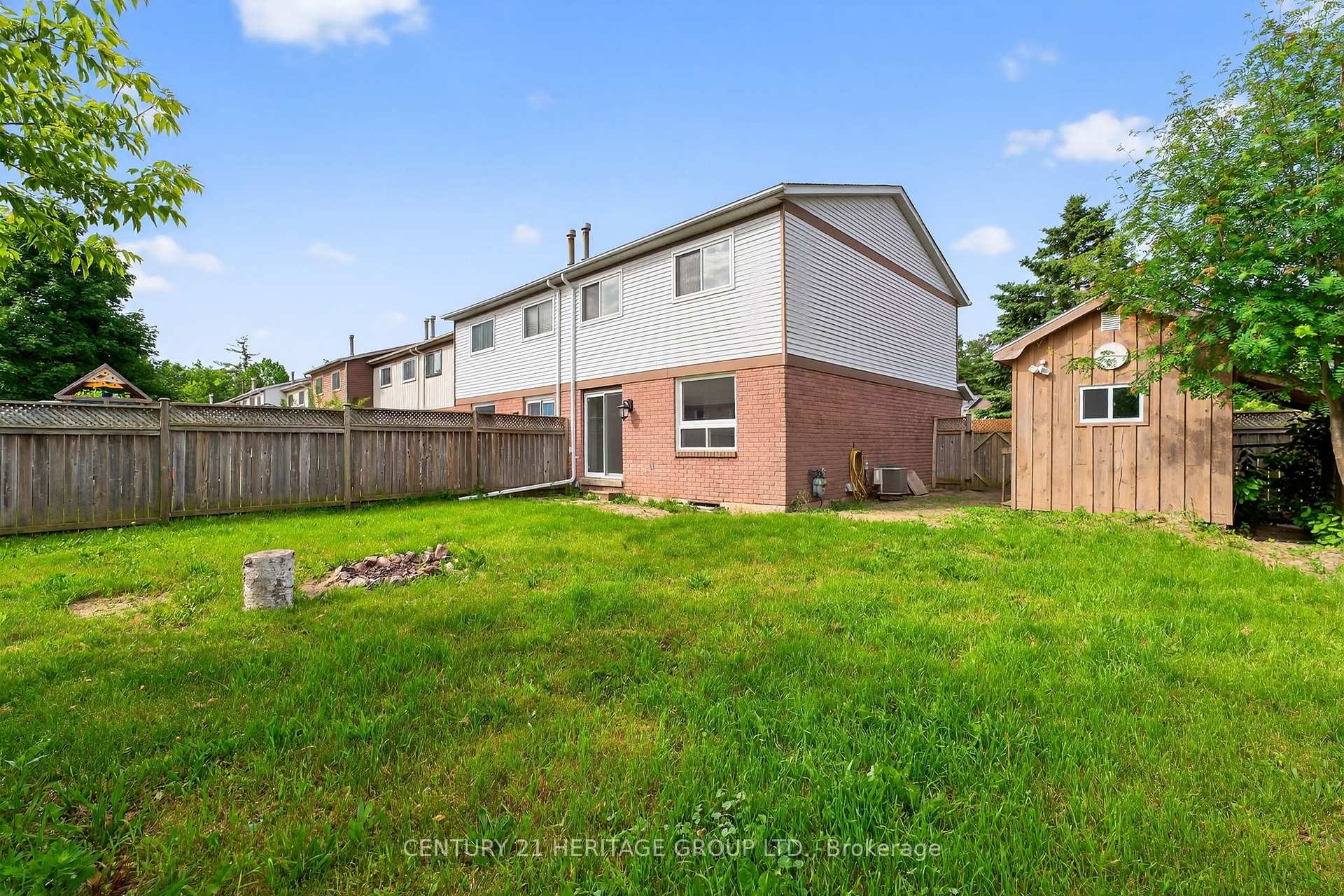Photo 20 of 90 Burns Circle, Barrie, Letitia Heights — HOMEH