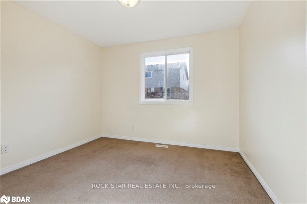Photo 25 of 19 Isabella Street, Kitchener — HOMEH
