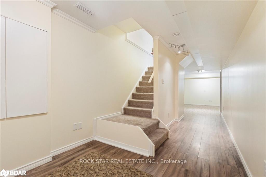 Photo 29 of 19 Isabella Street, Kitchener — HOMEH