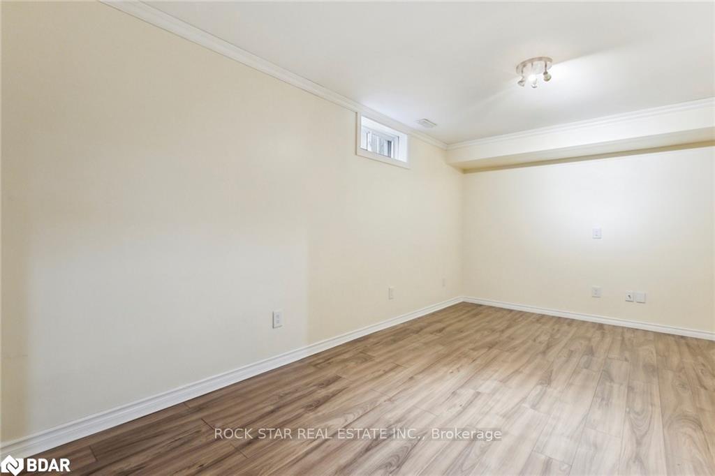 Photo 30 of 19 Isabella Street, Kitchener — HOMEH