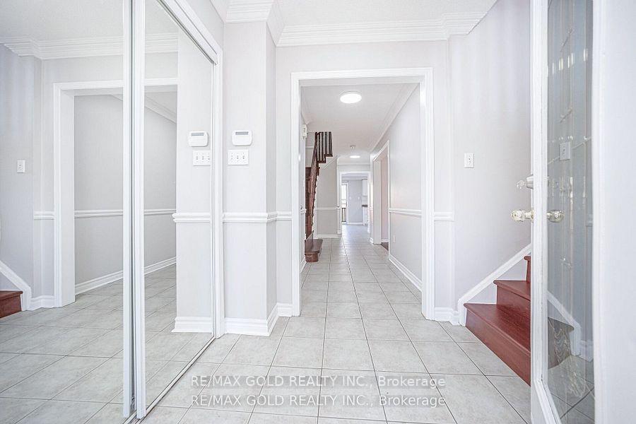 Photo 2 of 170 Desert Sand Drive, Brampton, Sandringham-Wellington — HOMEH