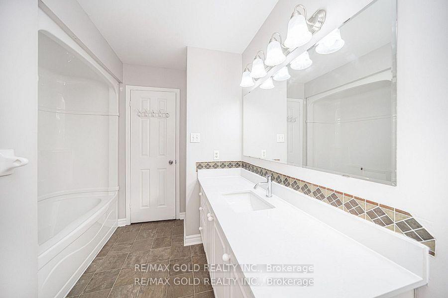 Photo 27 of 170 Desert Sand Drive, Brampton, Sandringham-Wellington — HOMEH