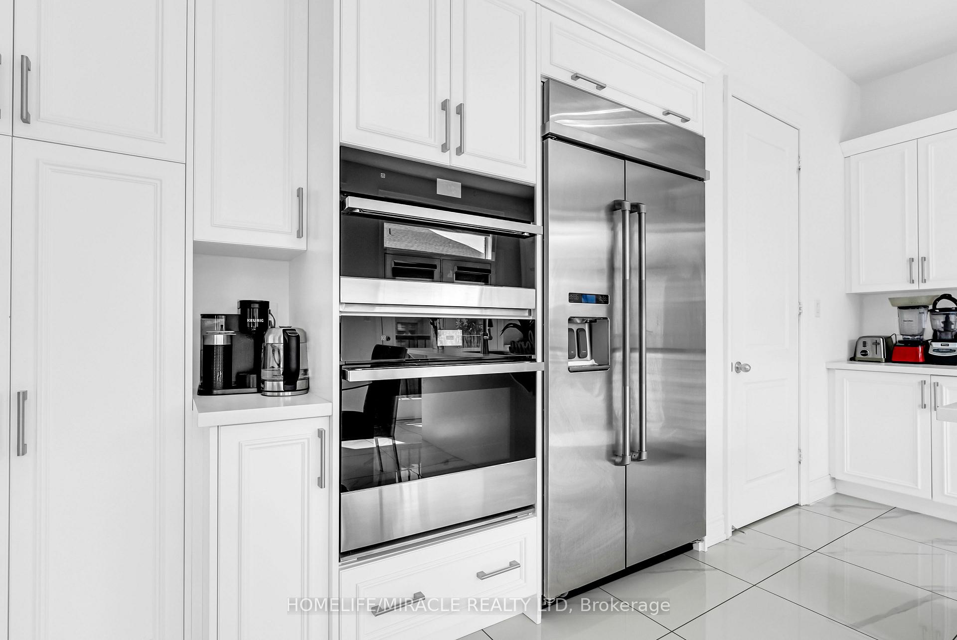 Photo 10 of 9 Galen Crescent, Vaughan, Kleinburg — HOMEH