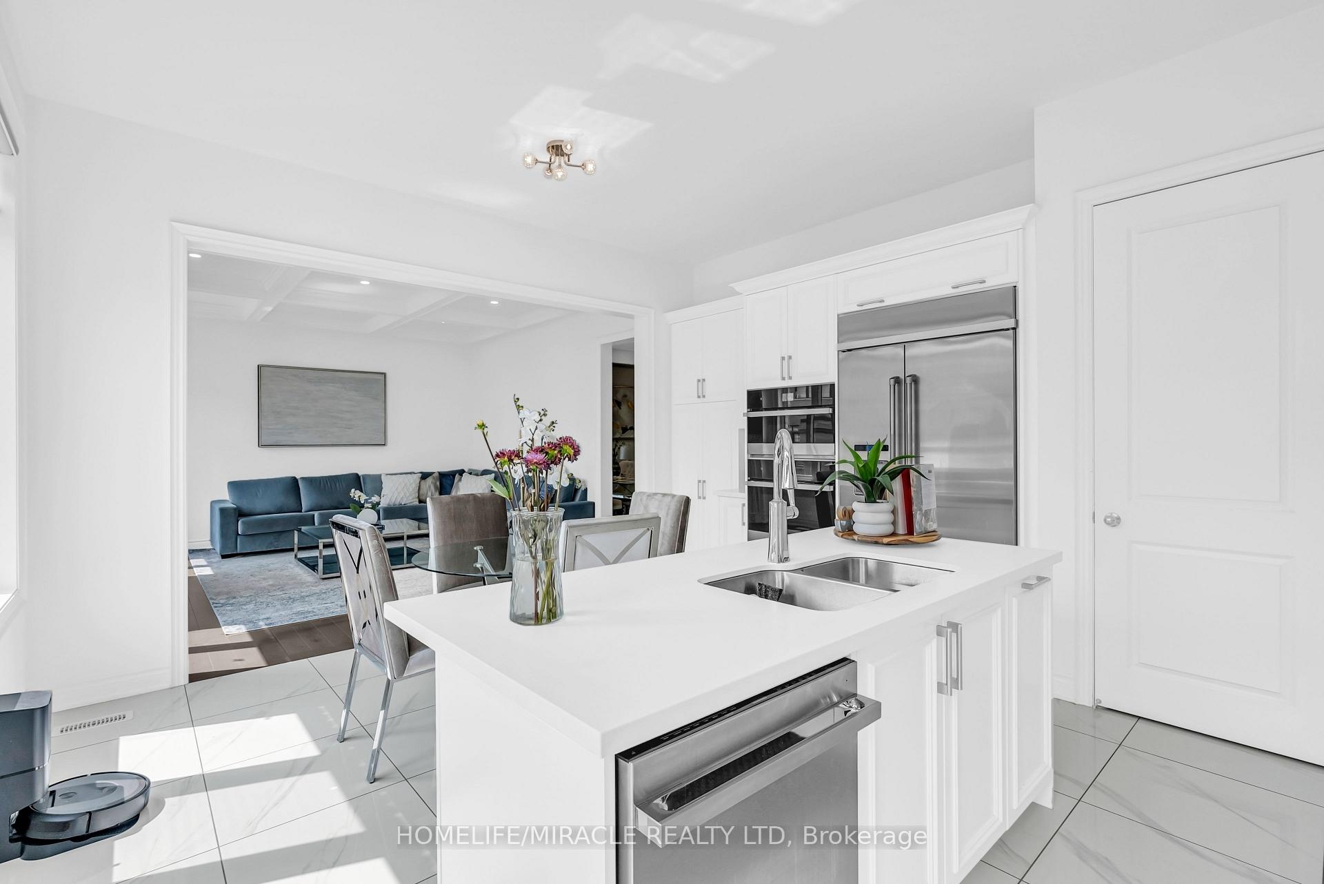 Photo 11 of 9 Galen Crescent, Vaughan, Kleinburg — HOMEH