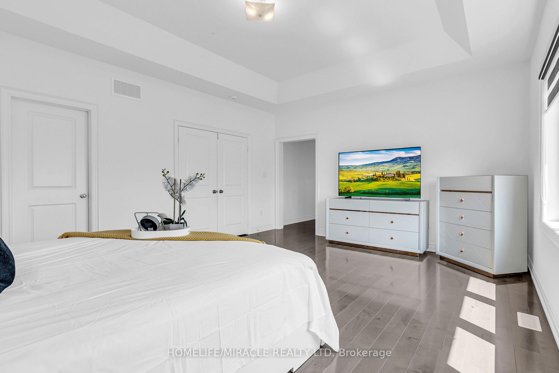 Photo 25 of 9 Galen Crescent, Vaughan, Kleinburg — HOMEH
