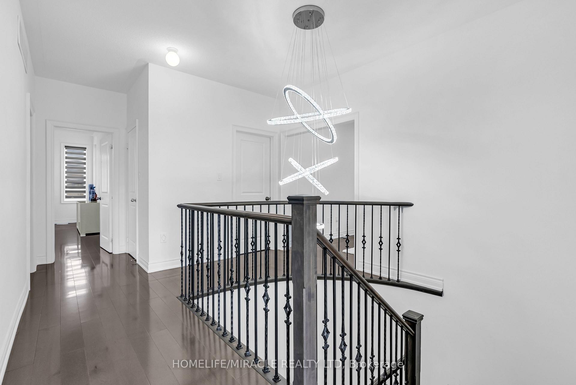 Photo 18 of 9 Galen Crescent, Vaughan, Kleinburg — HOMEH