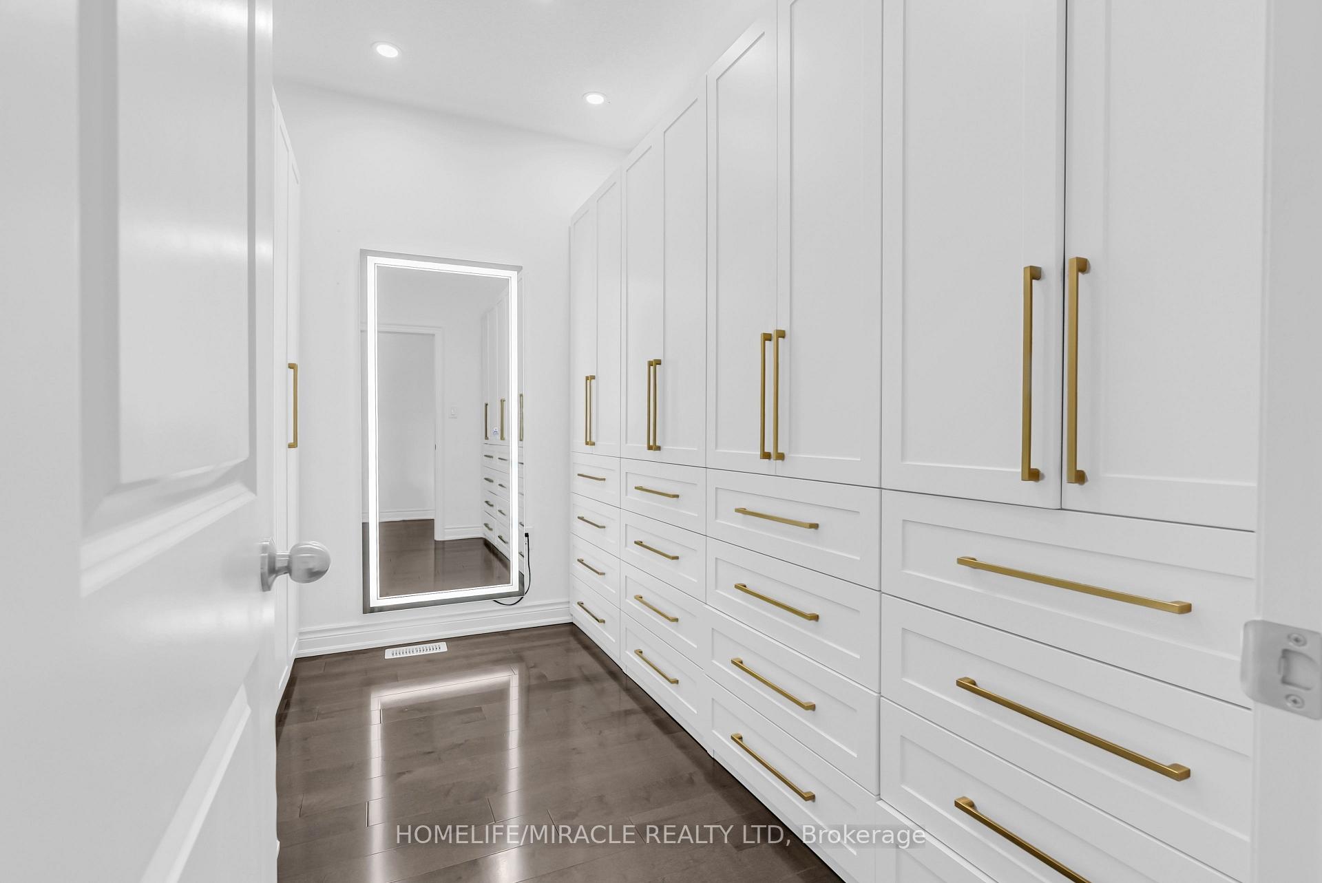 Photo 14 of 9 Galen Crescent, Vaughan, Kleinburg — HOMEH