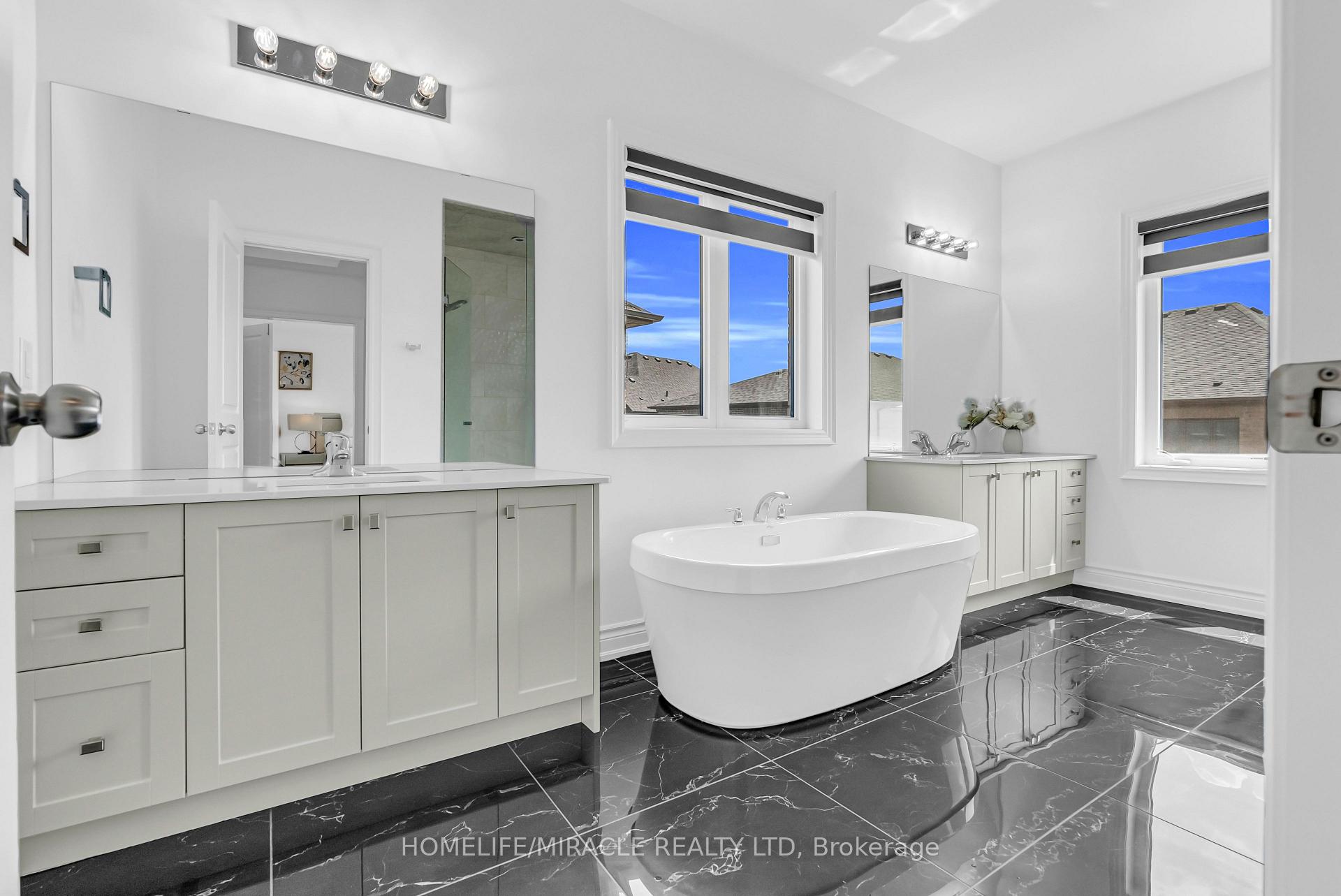 Photo 40 of 9 Galen Crescent, Vaughan, Kleinburg — HOMEH