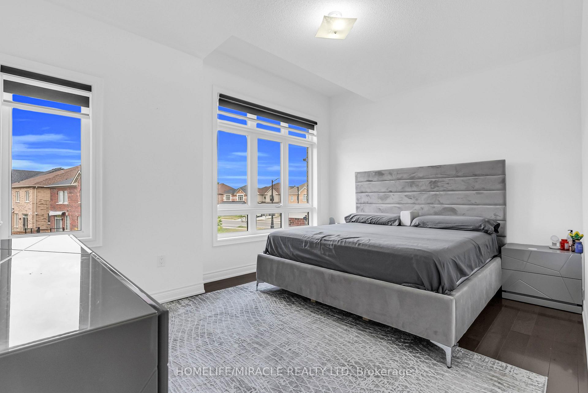 Photo 37 of 9 Galen Crescent, Vaughan, Kleinburg — HOMEH