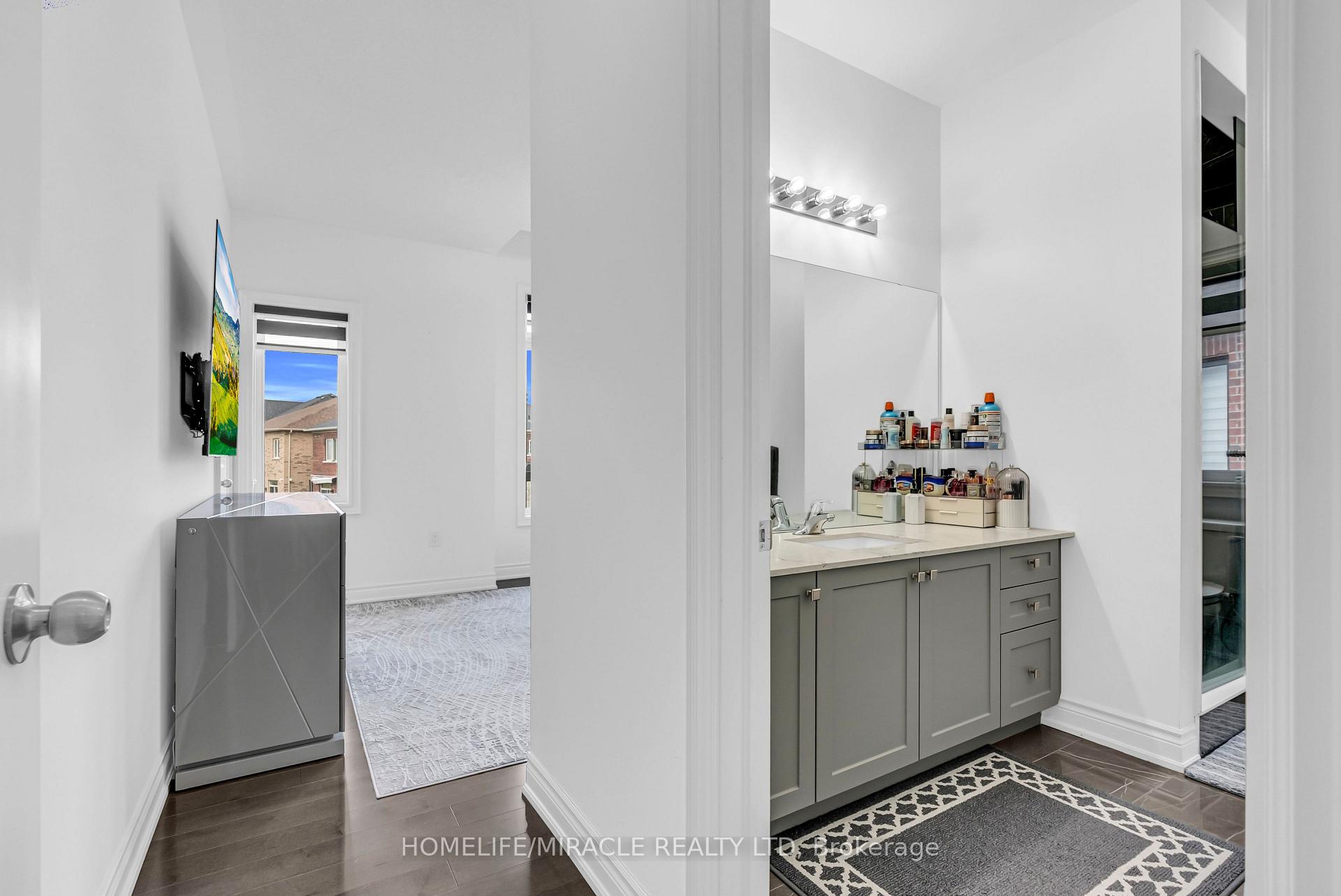 Photo 31 of 9 Galen Crescent, Vaughan, Kleinburg — HOMEH