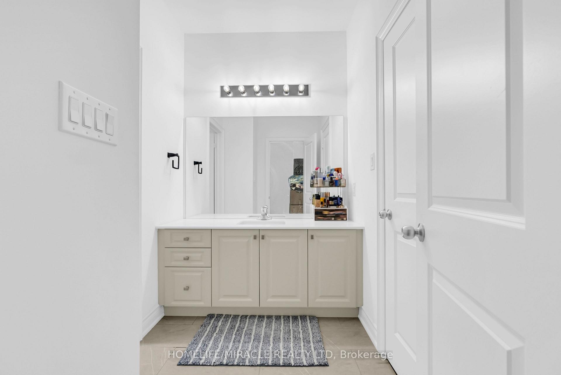 Photo 24 of 9 Galen Crescent, Vaughan, Kleinburg — HOMEH