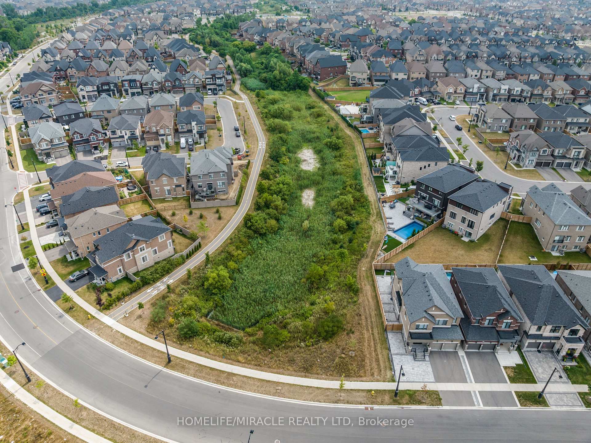 Photo 44 of 9 Galen Crescent, Vaughan, Kleinburg — HOMEH