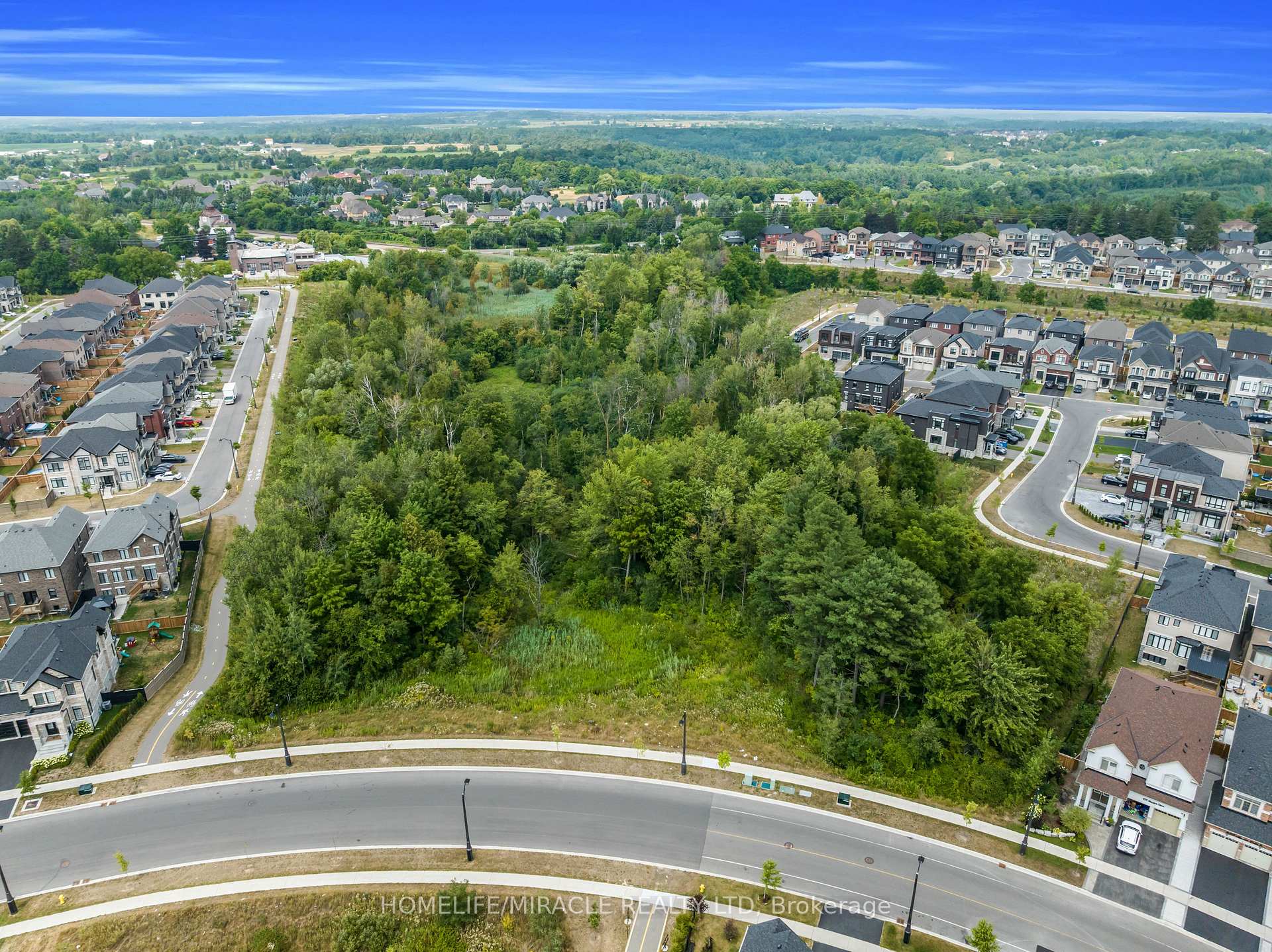 Photo 46 of 9 Galen Crescent, Vaughan, Kleinburg — HOMEH