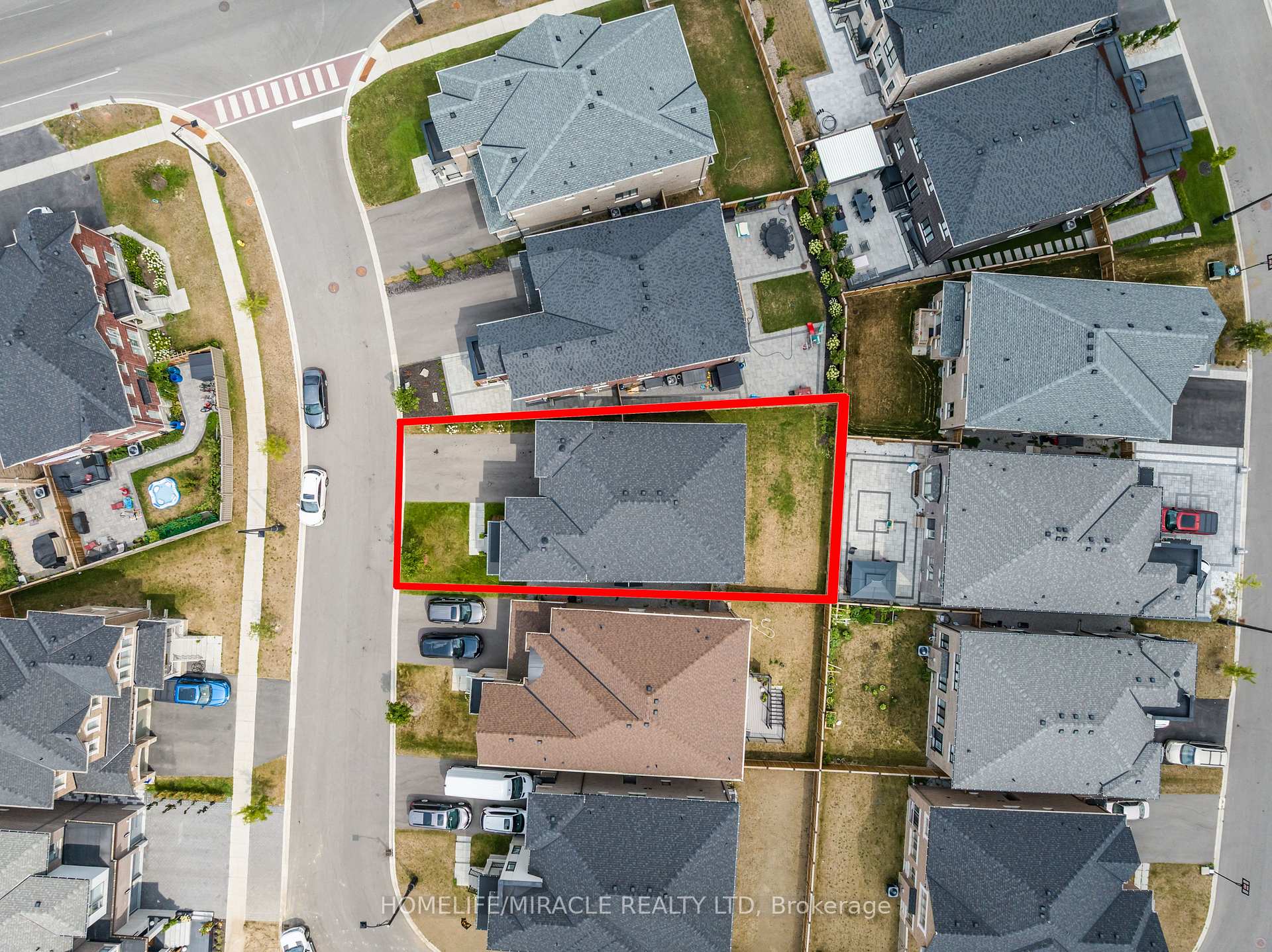 Photo 41 of 9 Galen Crescent, Vaughan, Kleinburg — HOMEH