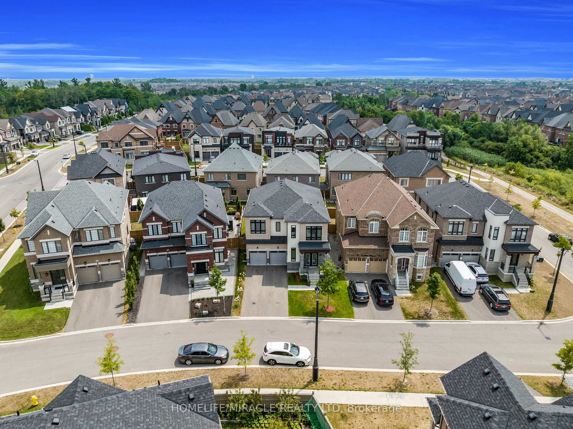 Photo 42 of 9 Galen Crescent, Vaughan, Kleinburg — HOMEH