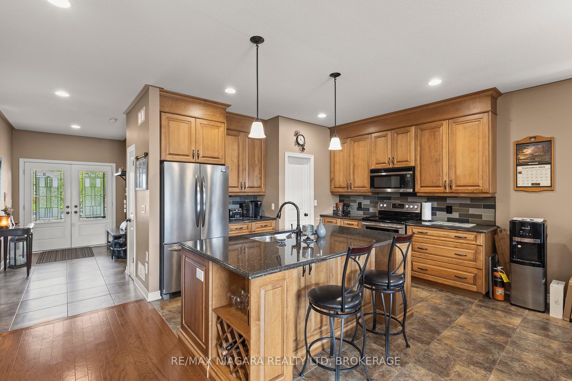Photo 4 of 41 Creekside Drive, Welland, Coyle Creek — HOMEH