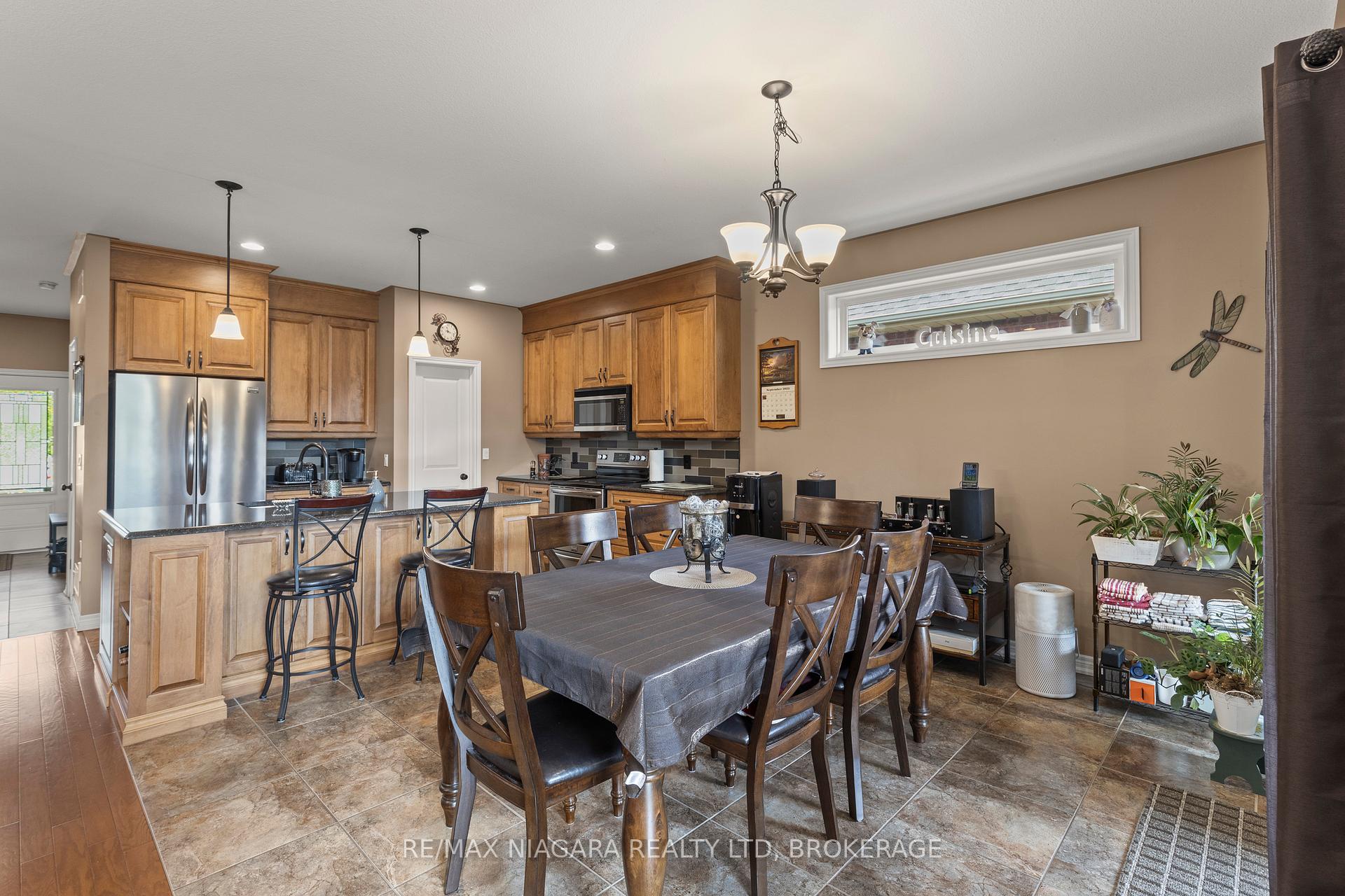 Photo 21 of 41 Creekside Drive, Welland, Coyle Creek — HOMEH