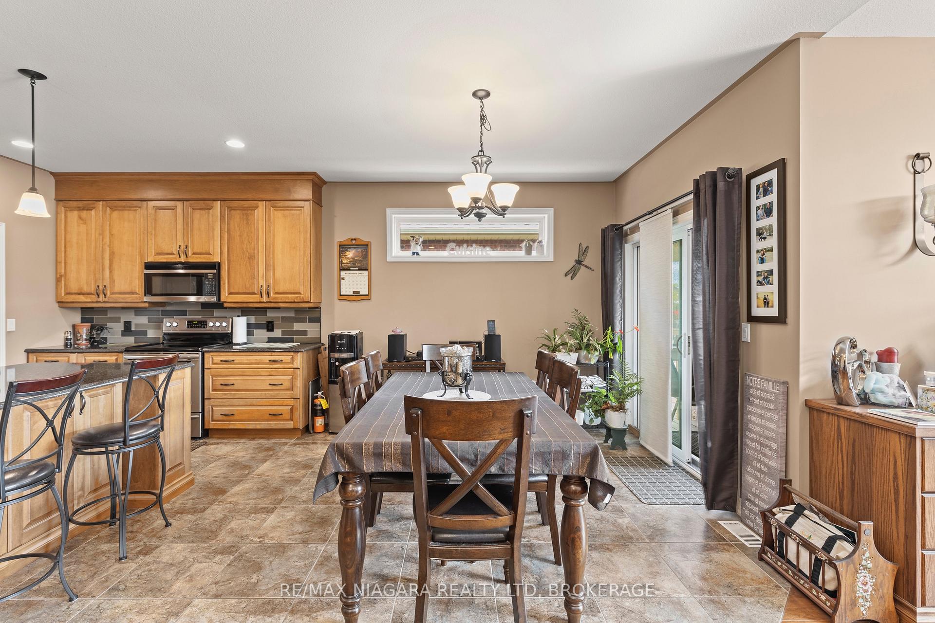 Photo 20 of 41 Creekside Drive, Welland, Coyle Creek — HOMEH