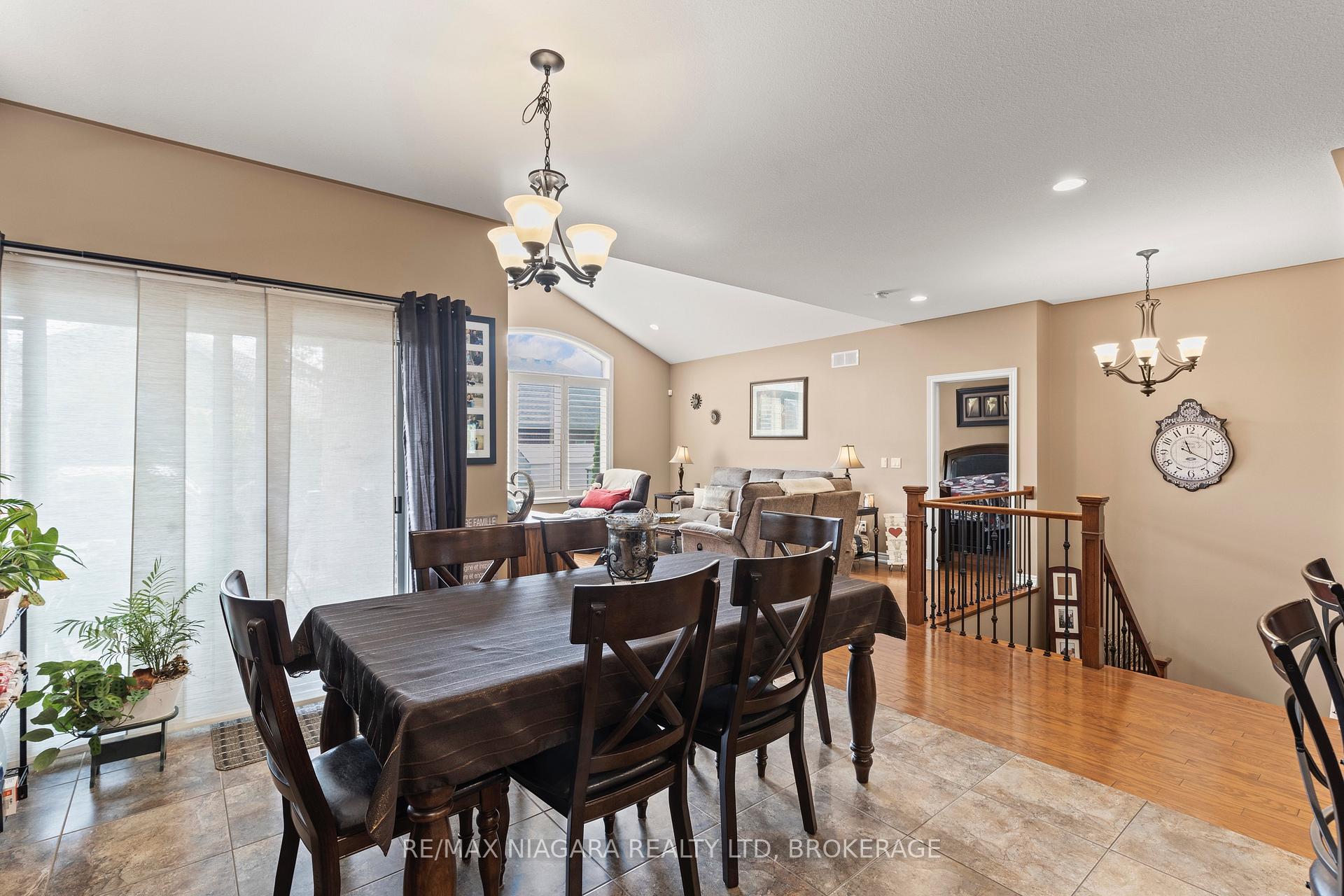 Photo 10 of 41 Creekside Drive, Welland, Coyle Creek — HOMEH